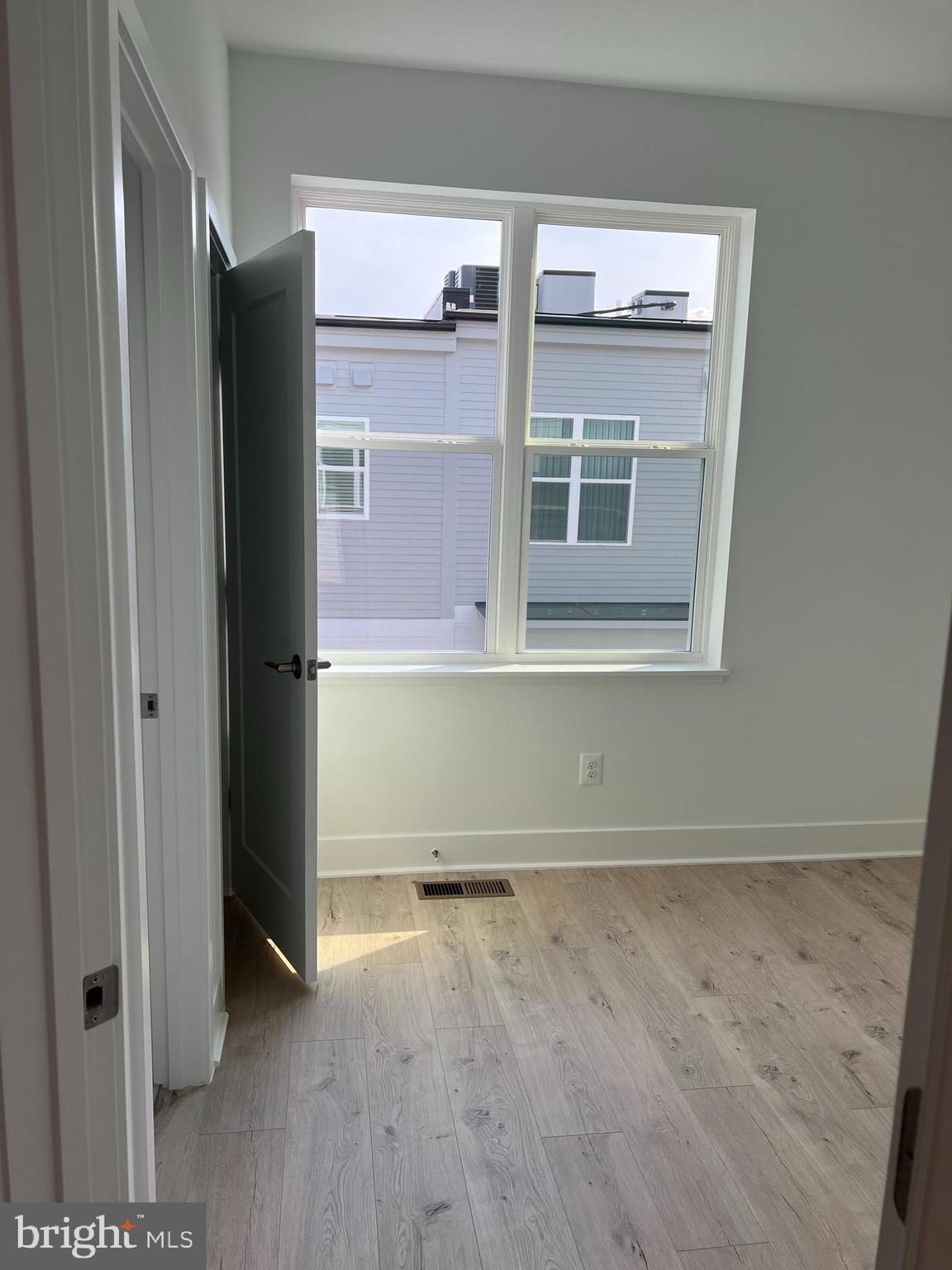 TYSONS RIDGE - Residential Lease