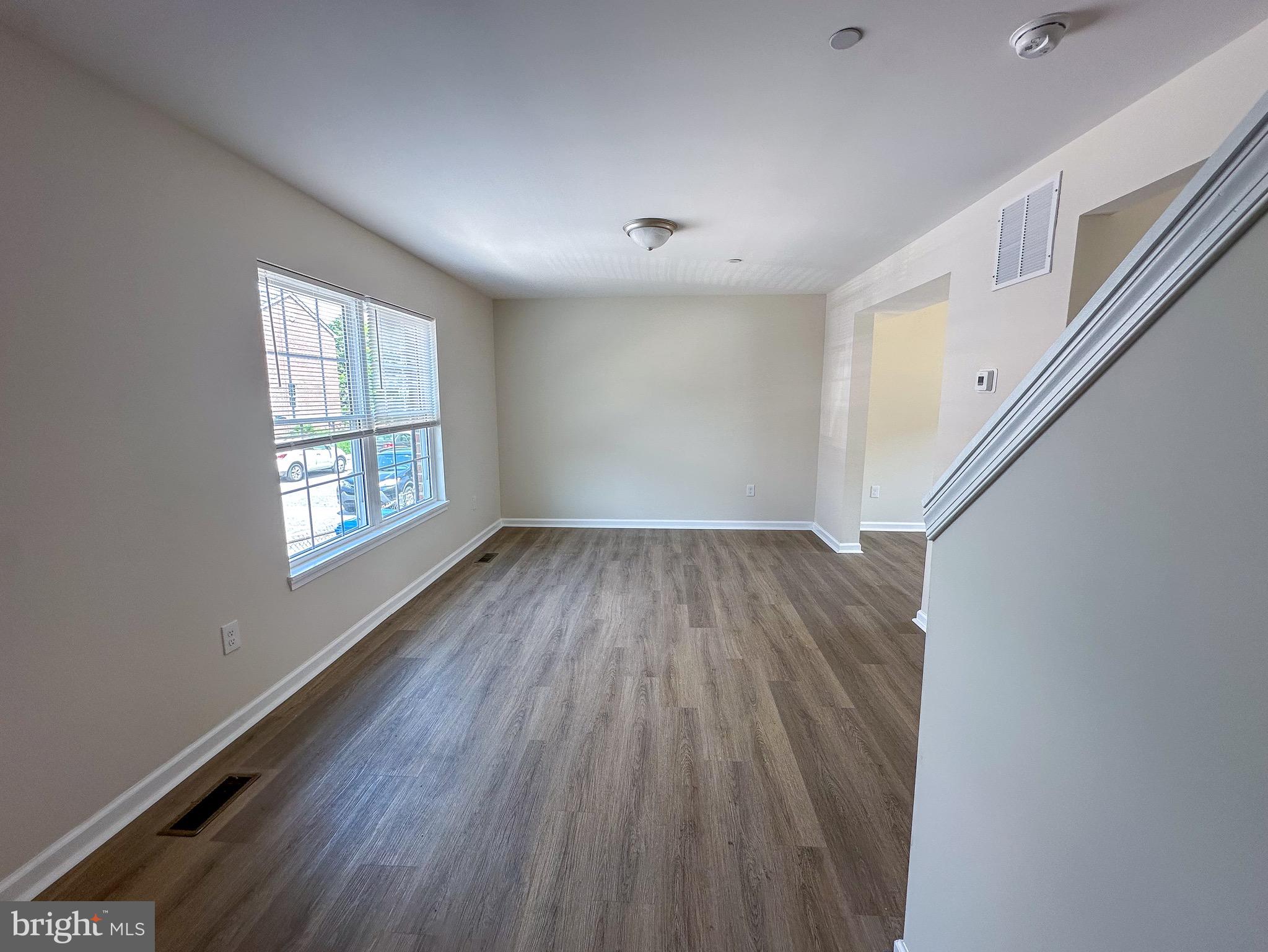 SANDTOWN-WINCHESTER - Residential