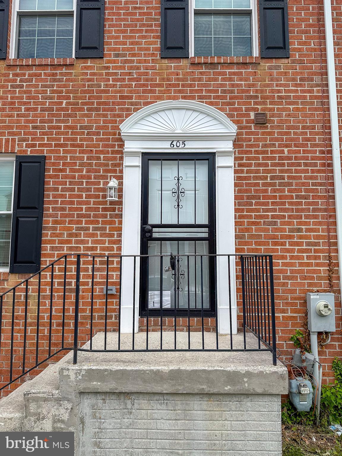 605 COLLETT STREET