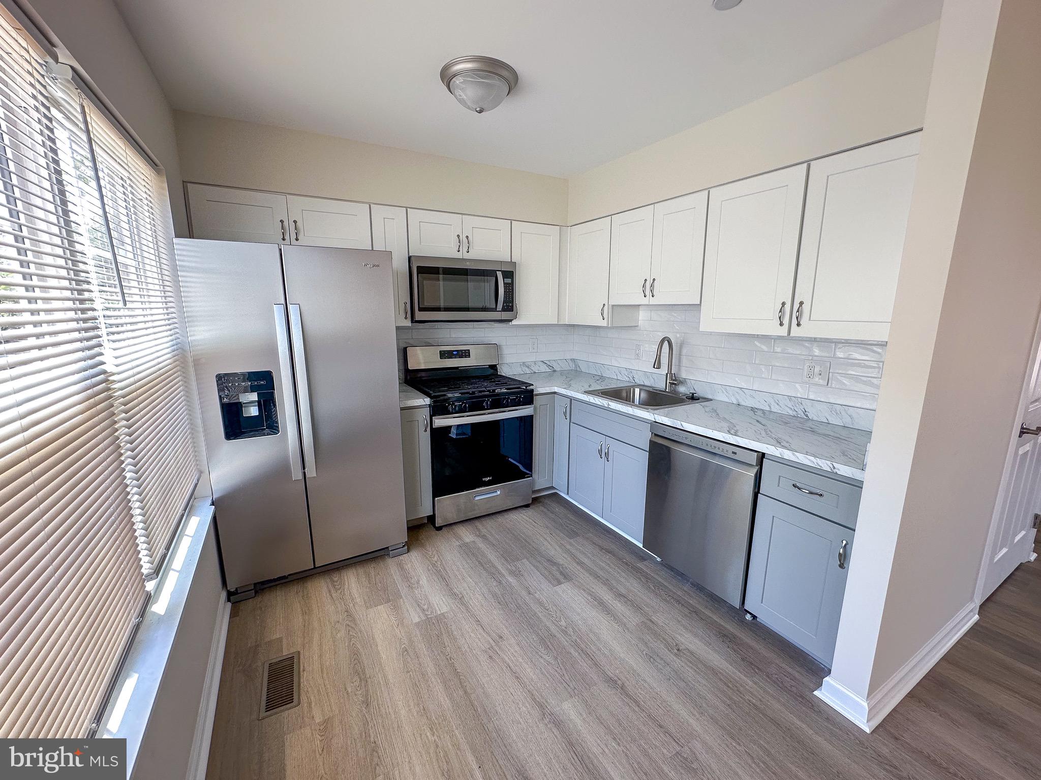 SANDTOWN-WINCHESTER - Residential
