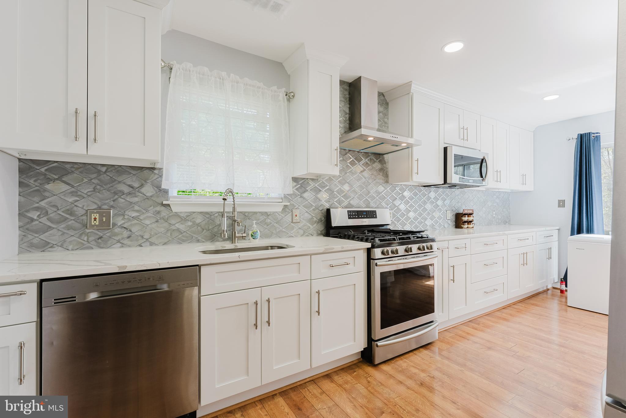 302 KINGS CREST DRIVE