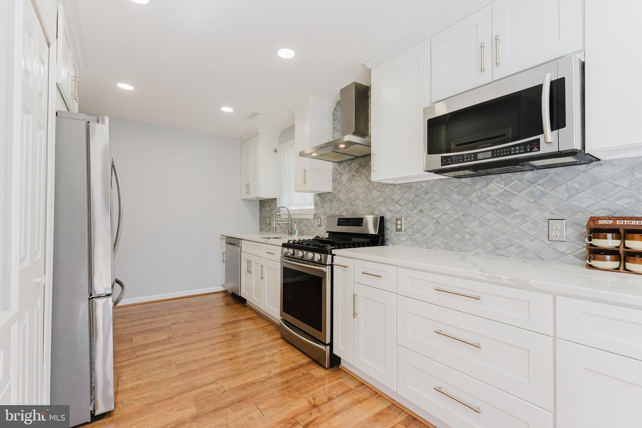 302 KINGS CREST DRIVE