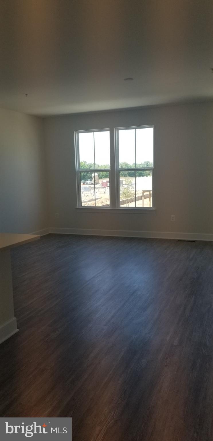 CAPITAL COURT - Residential