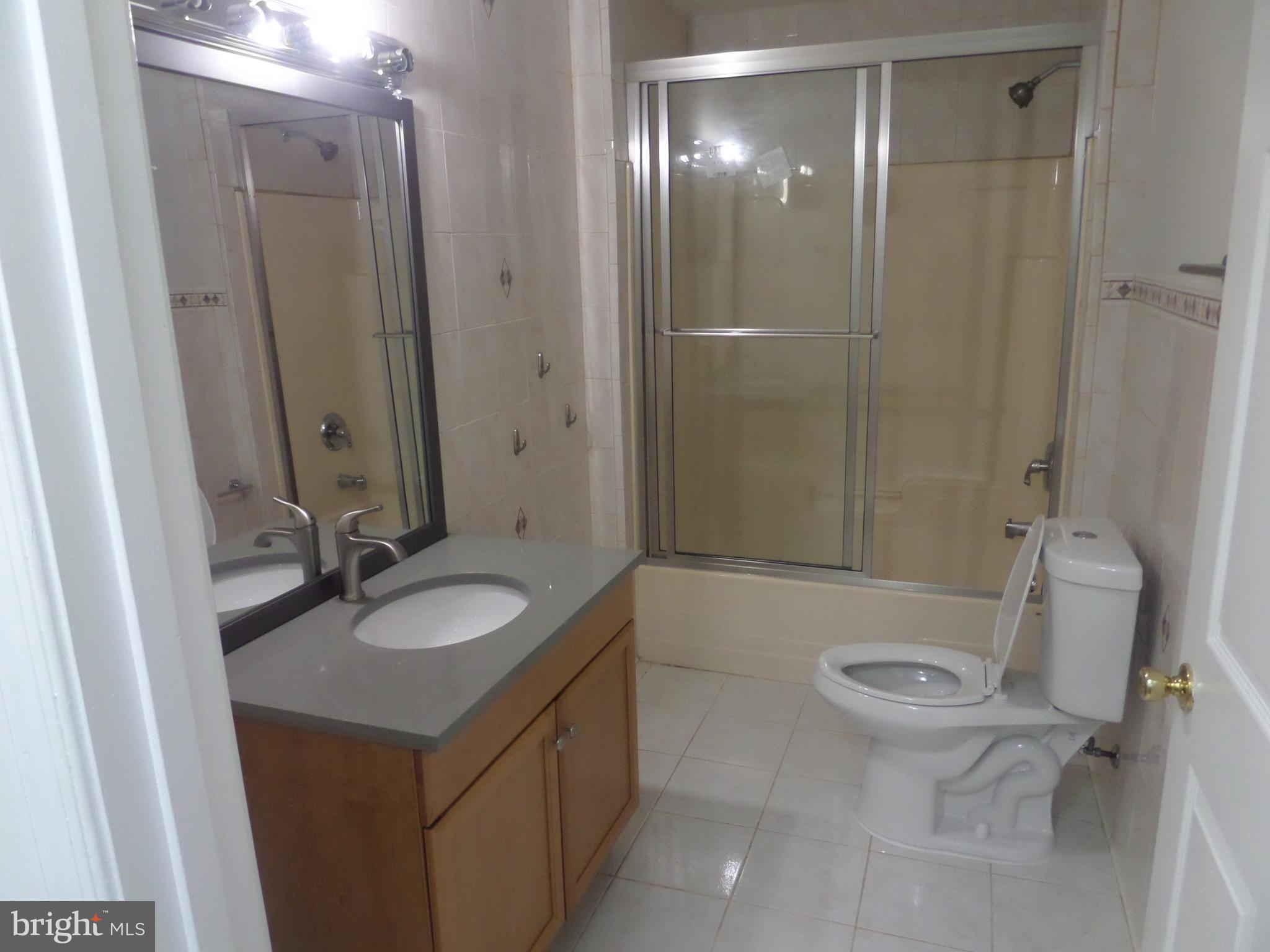 RIVERS EDGE - Residential Lease