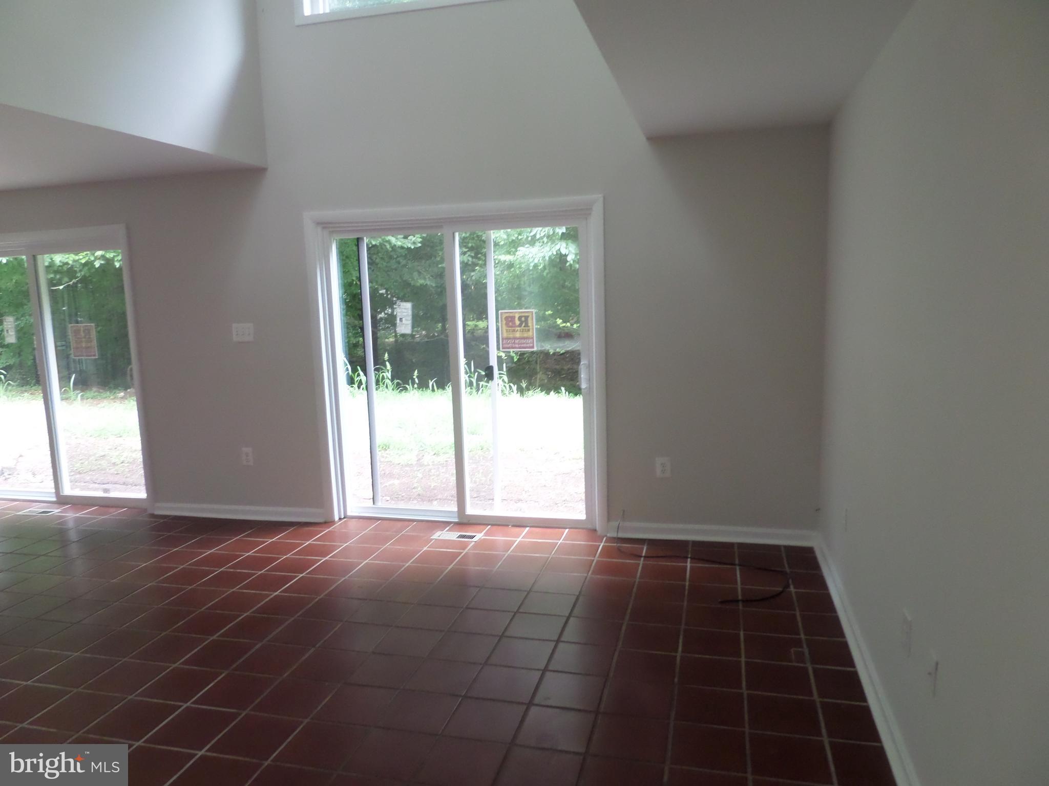 RIVERS EDGE - Residential Lease