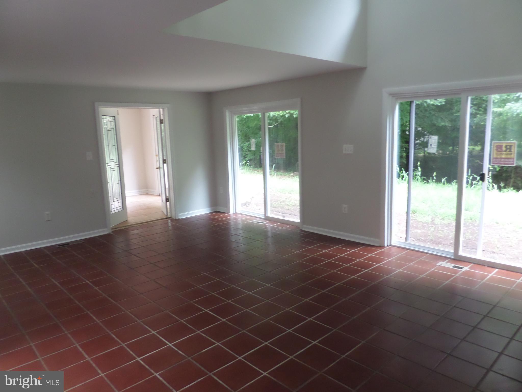 RIVERS EDGE - Residential Lease