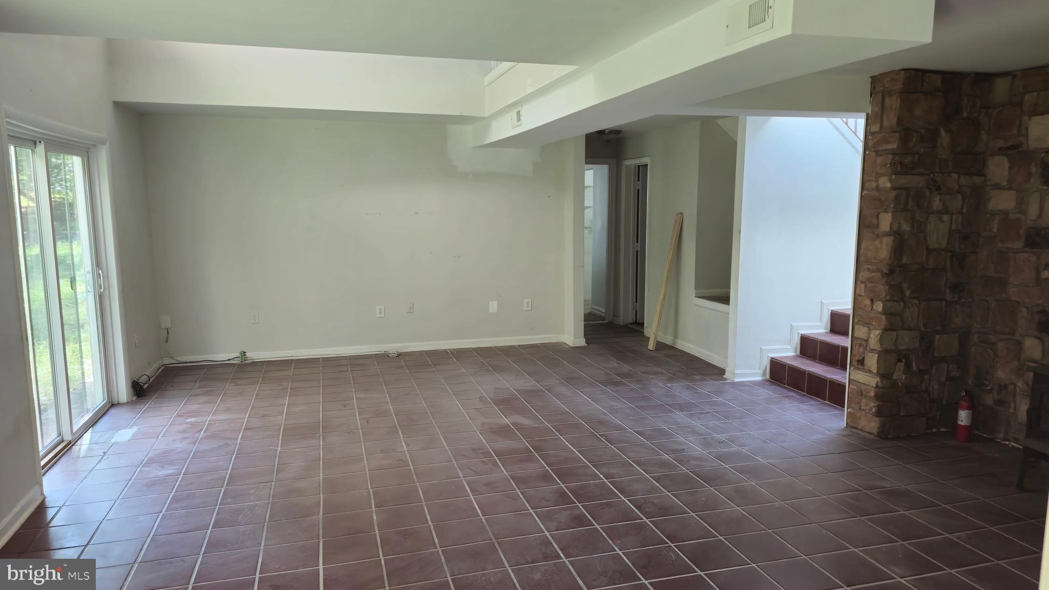 RIVERS EDGE - Residential Lease