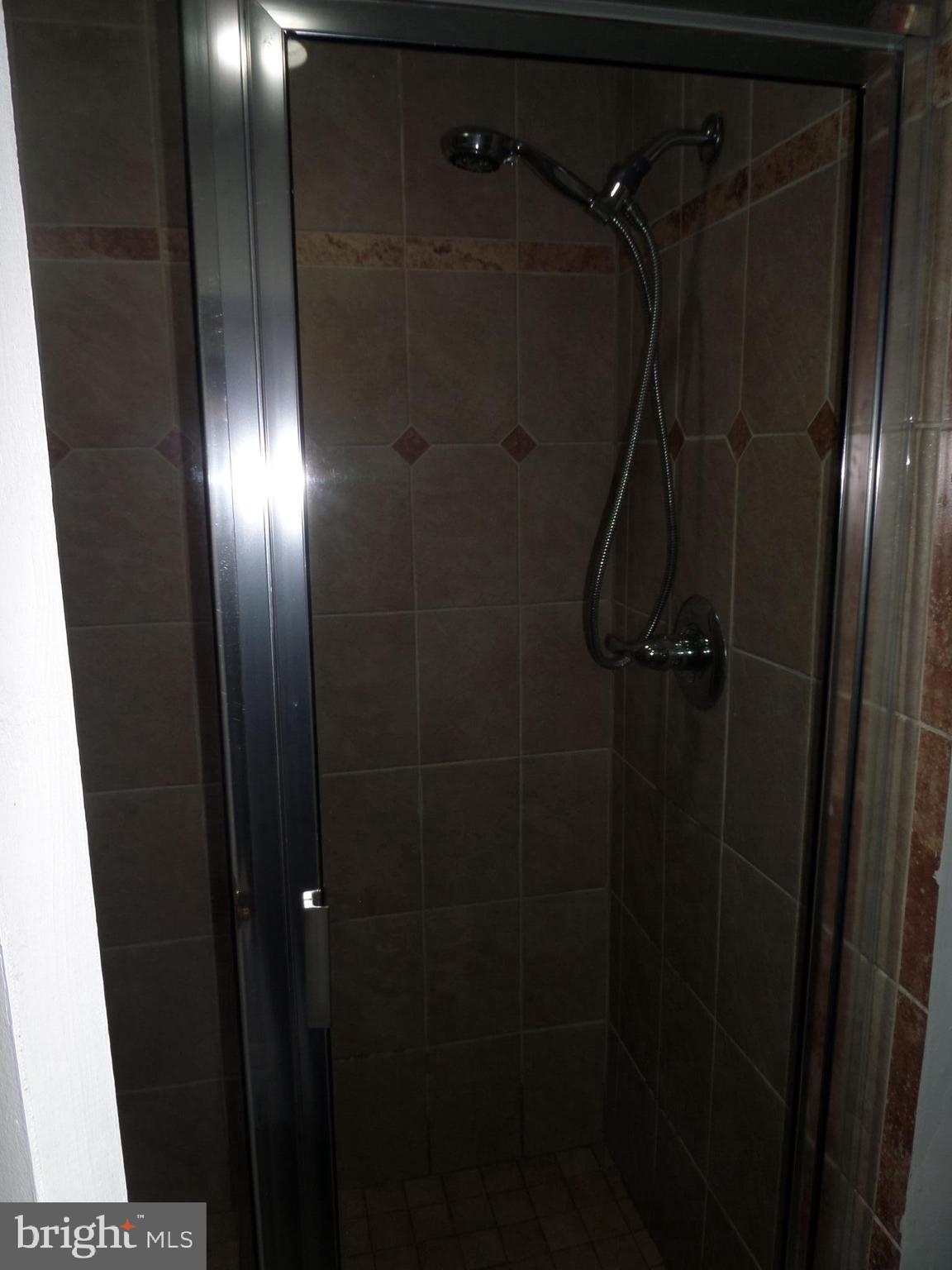 RIVERS EDGE - Residential Lease