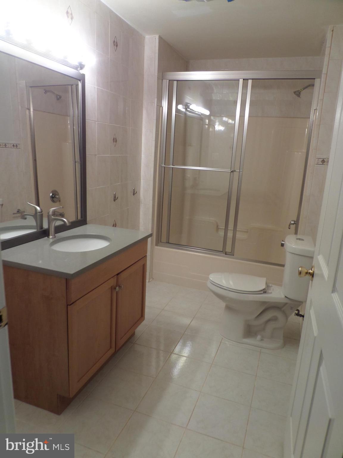 RIVERS EDGE - Residential Lease