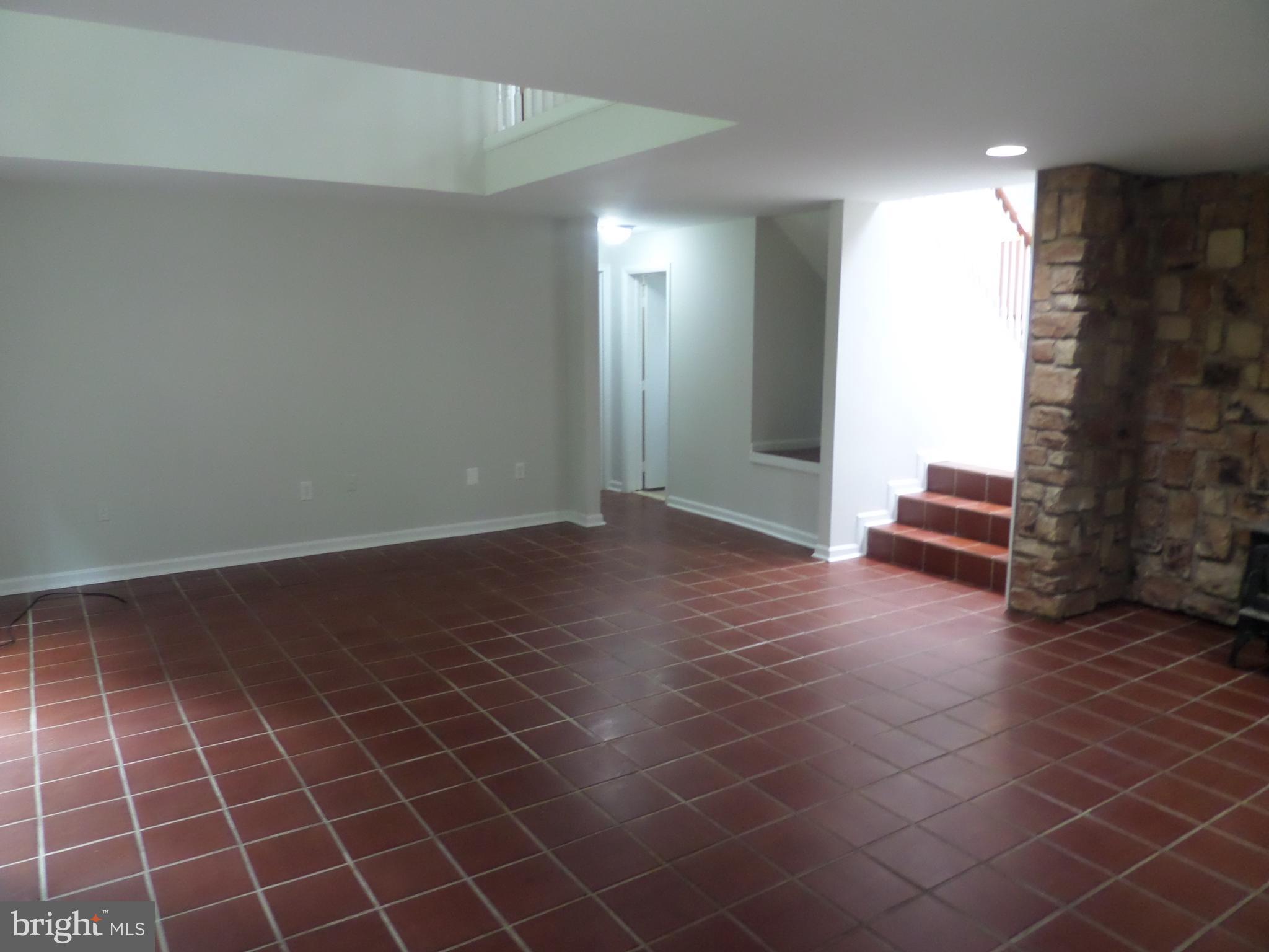 RIVERS EDGE - Residential Lease