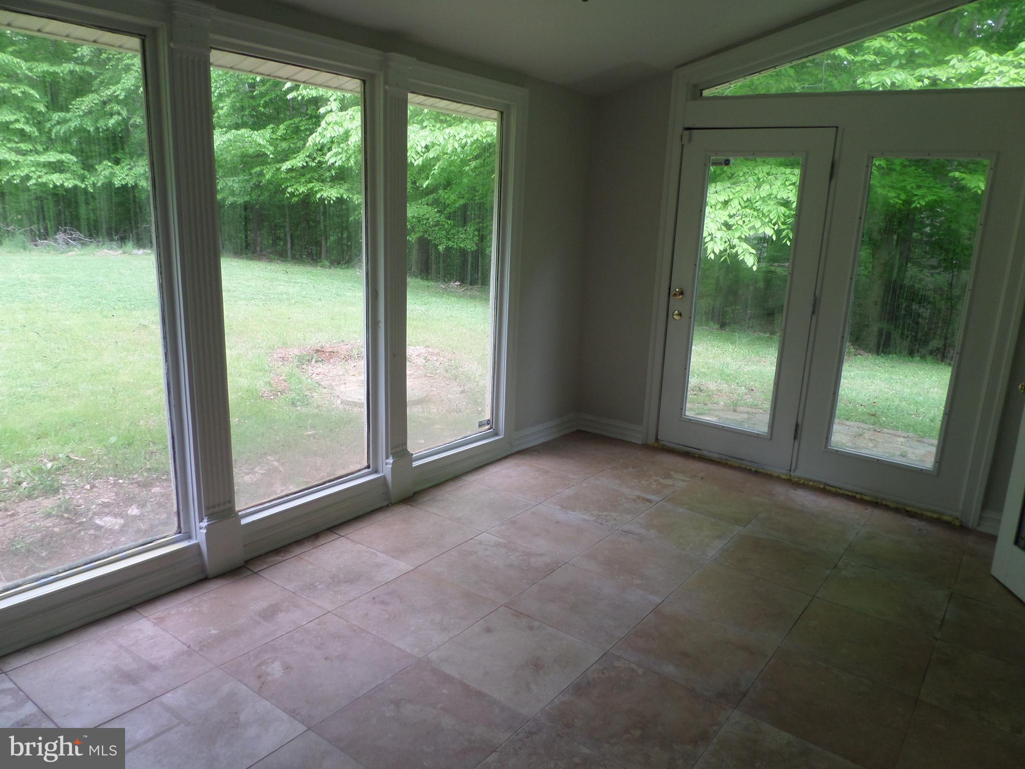 RIVERS EDGE - Residential Lease