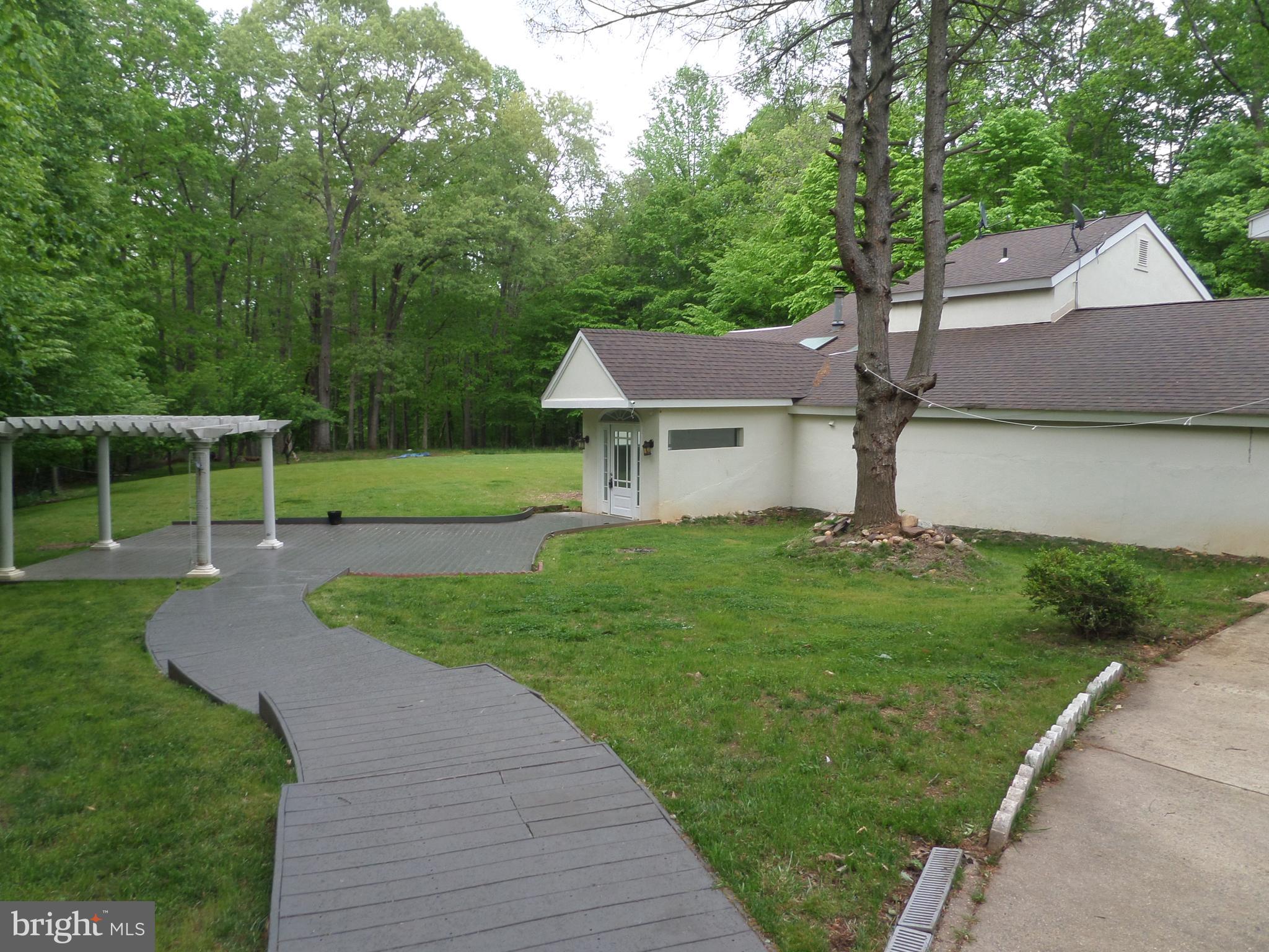 RIVERS EDGE - Residential Lease