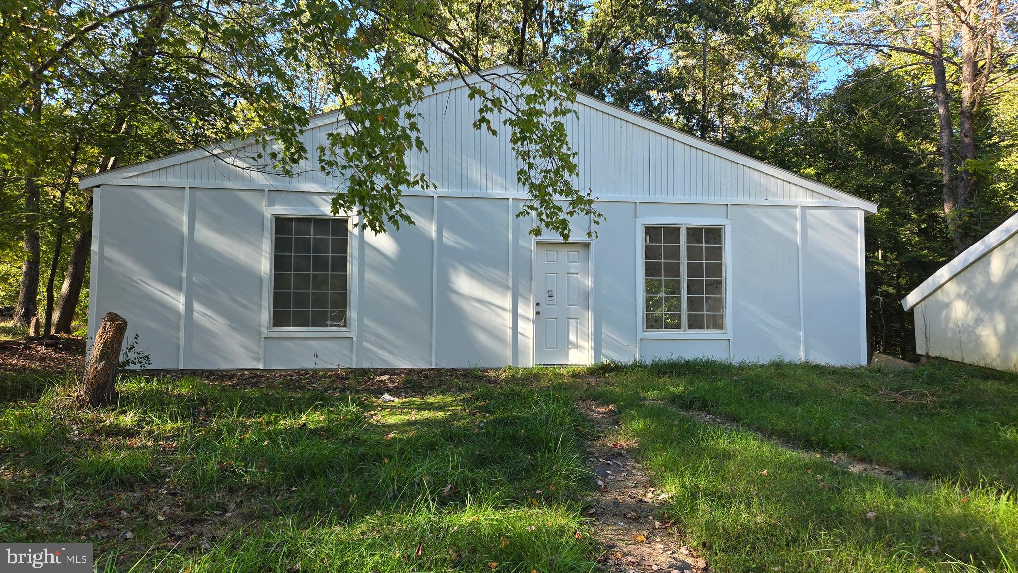 RIVERS EDGE - Residential Lease