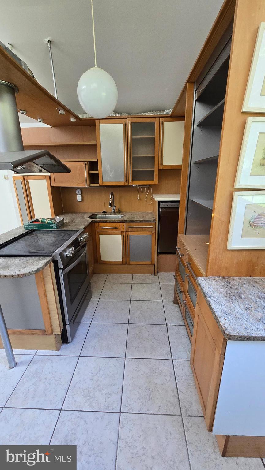 RIVERS EDGE - Residential Lease