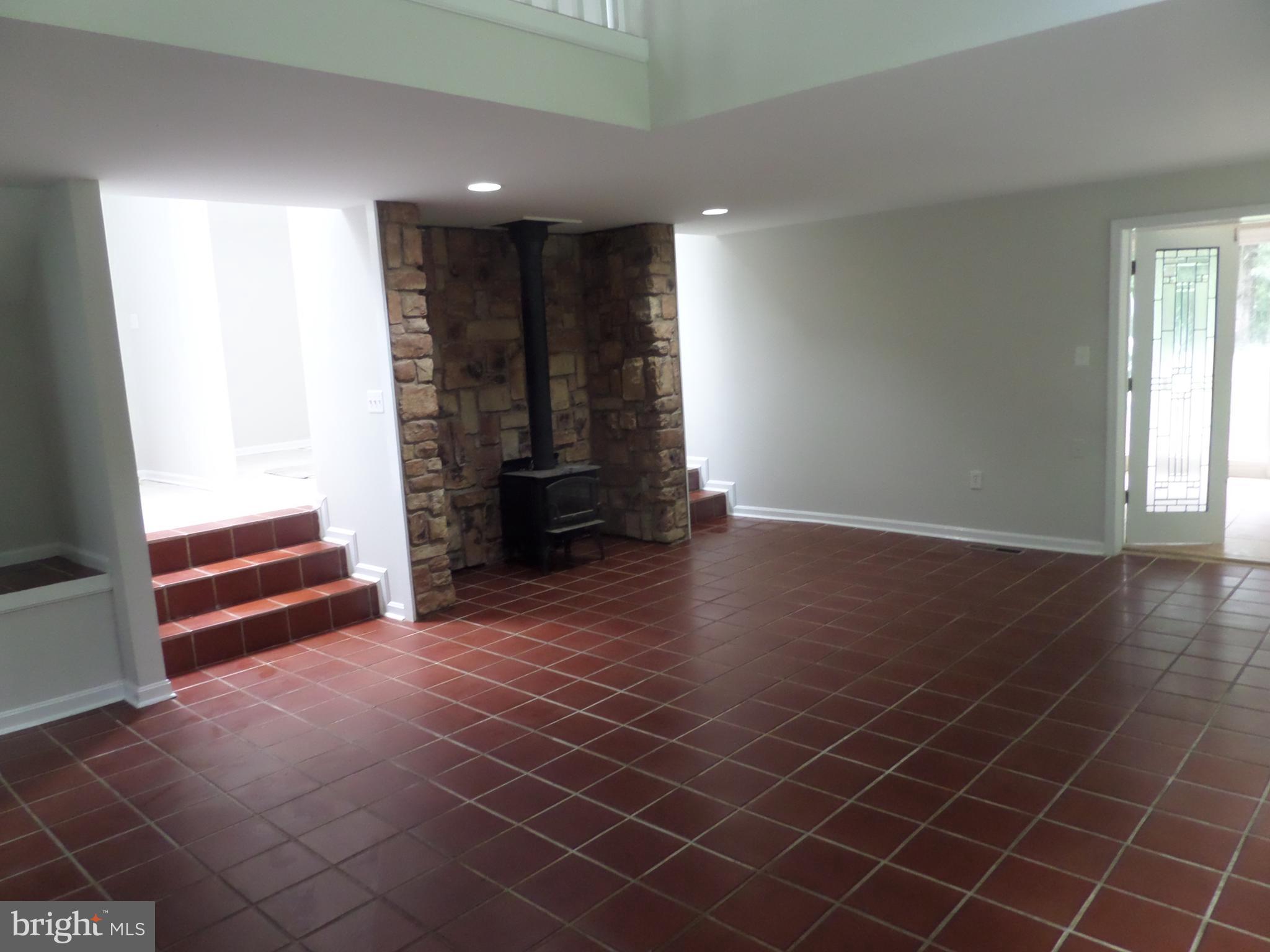 RIVERS EDGE - Residential Lease