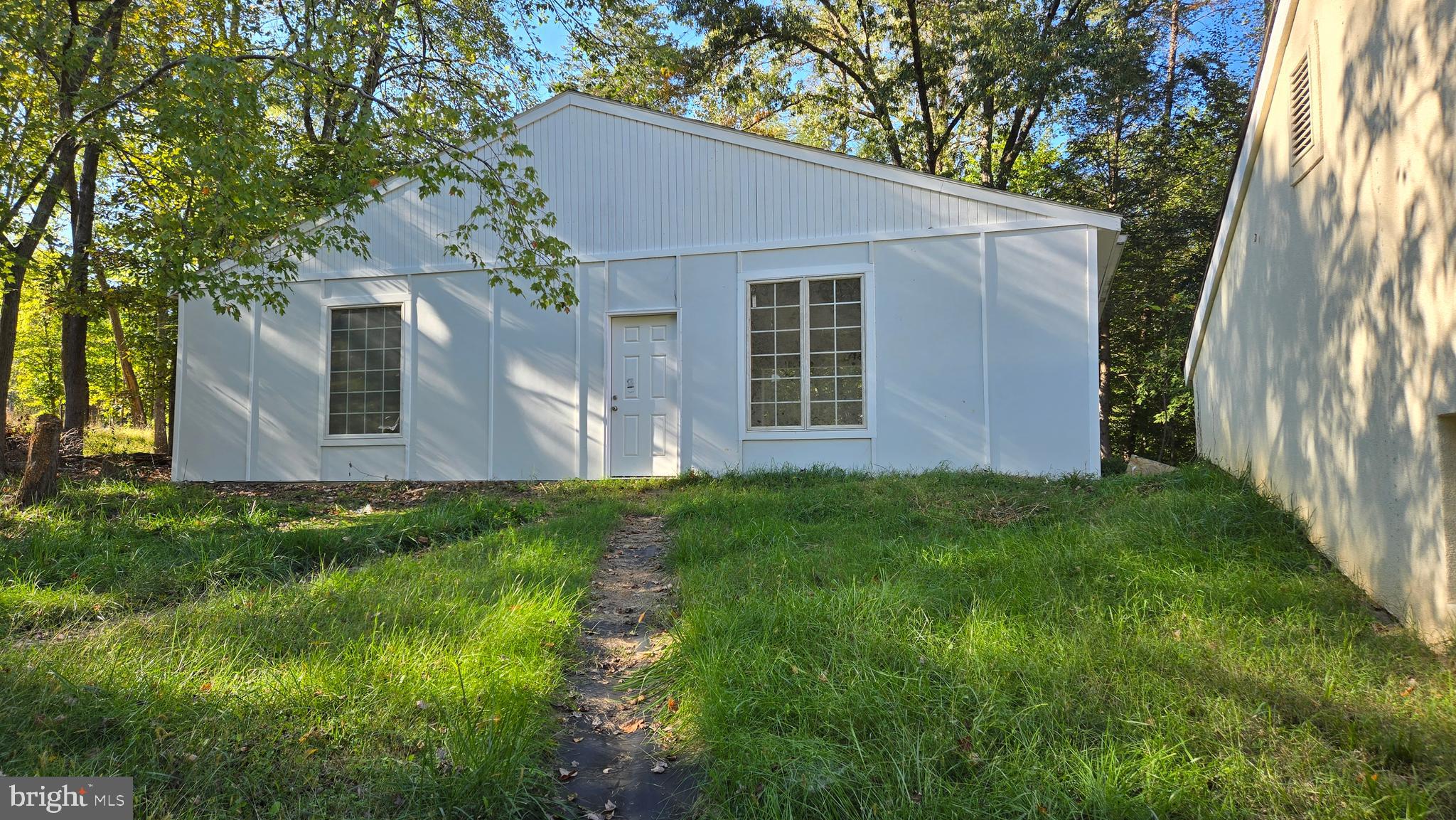 RIVERS EDGE - Residential Lease