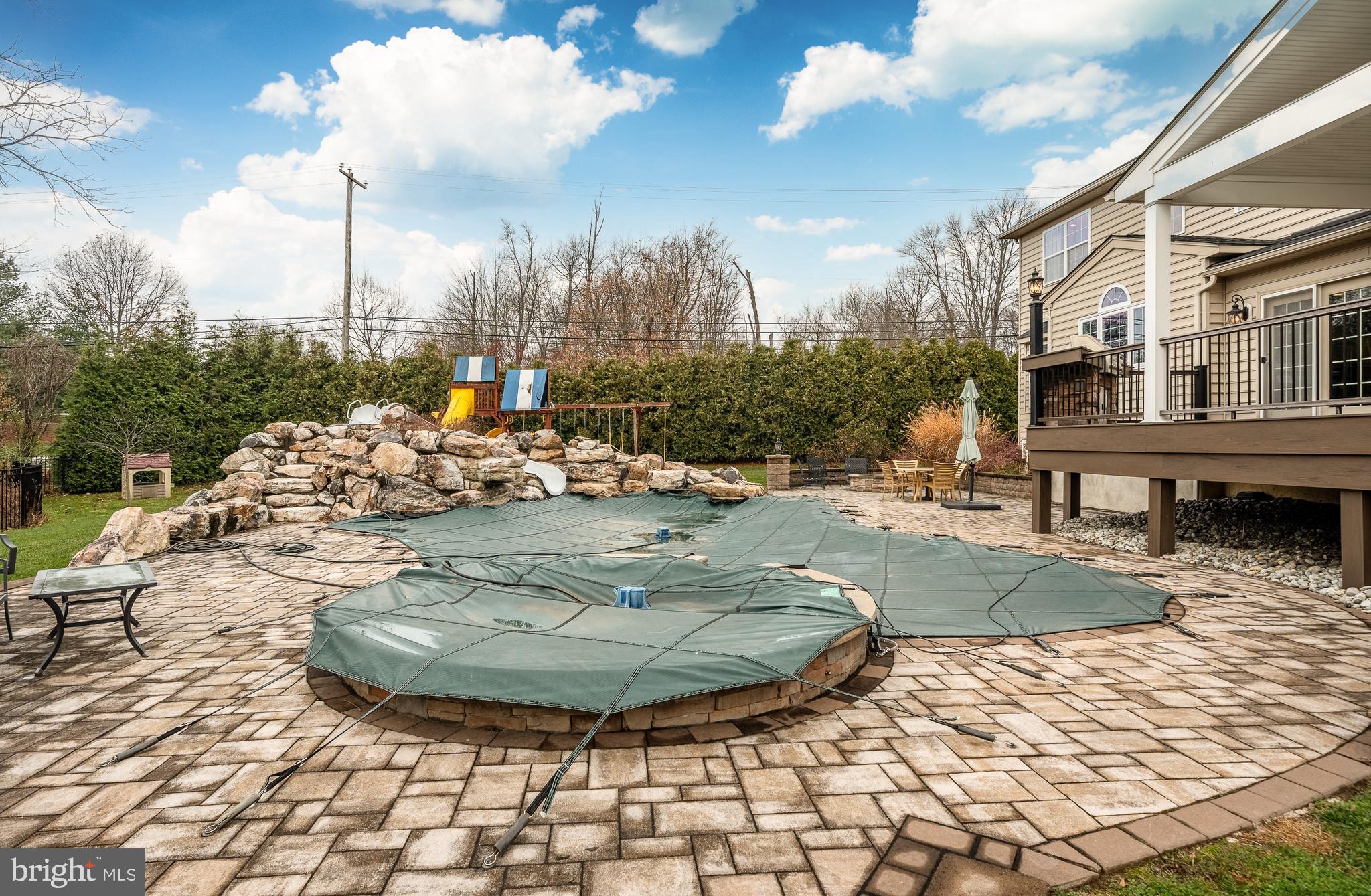 WARRINGTON MEADOWS - Residential