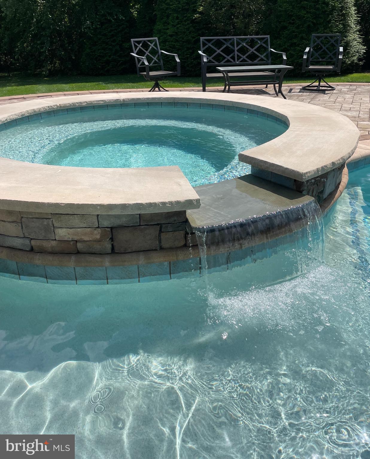 WARRINGTON MEADOWS - Residential