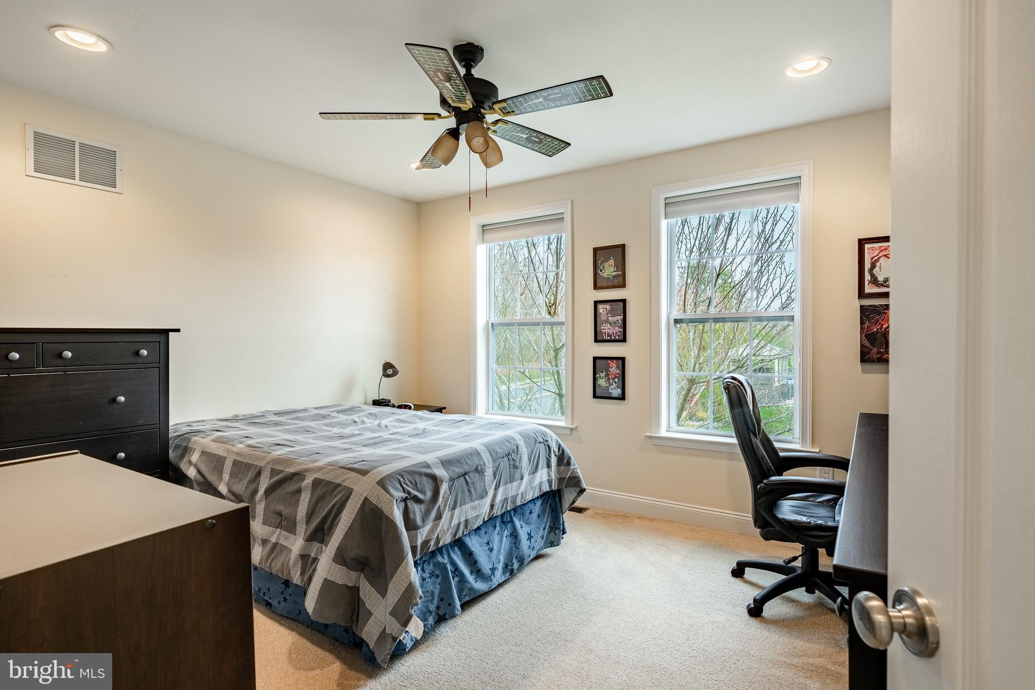 WARRINGTON MEADOWS - Residential