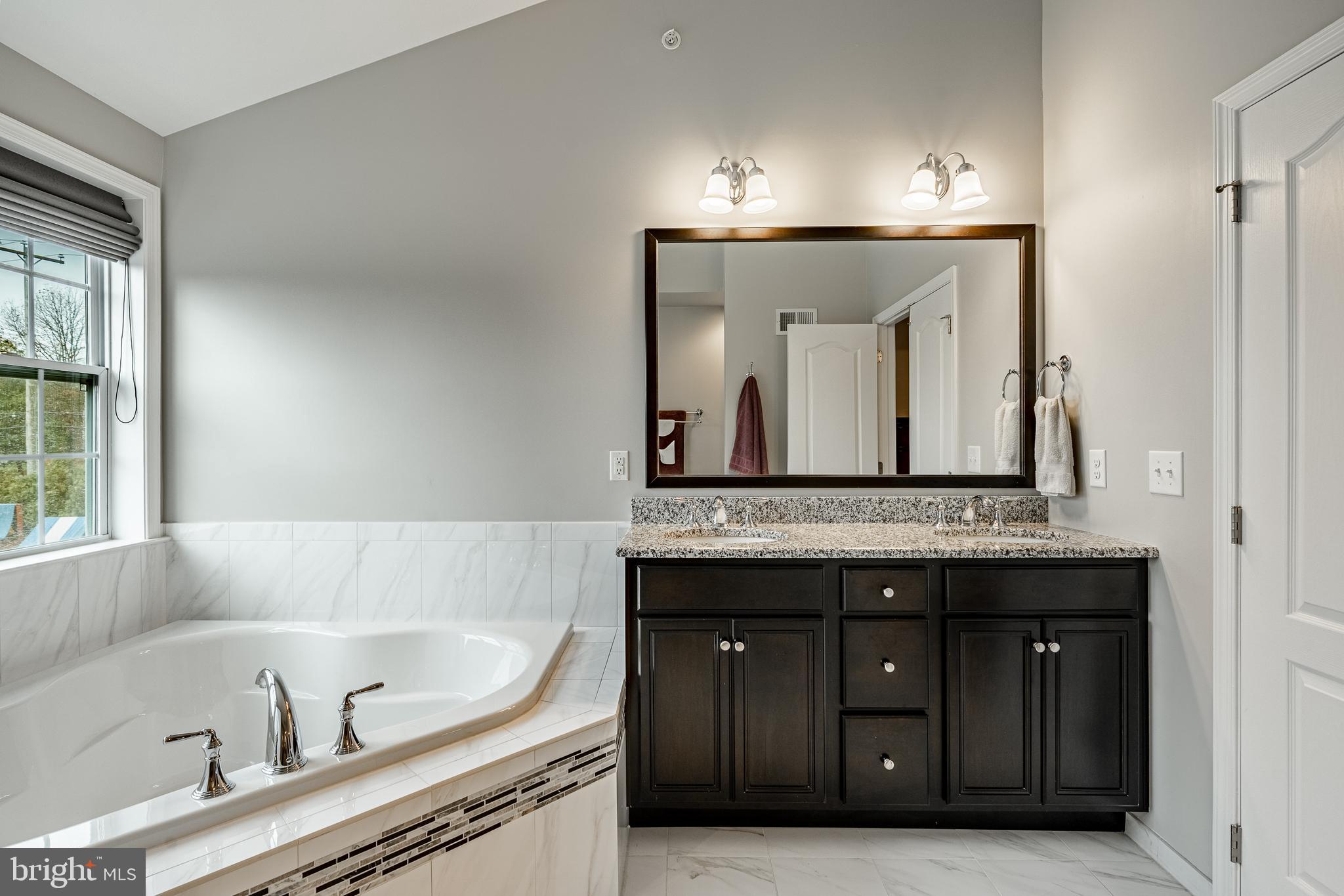 WARRINGTON MEADOWS - Residential