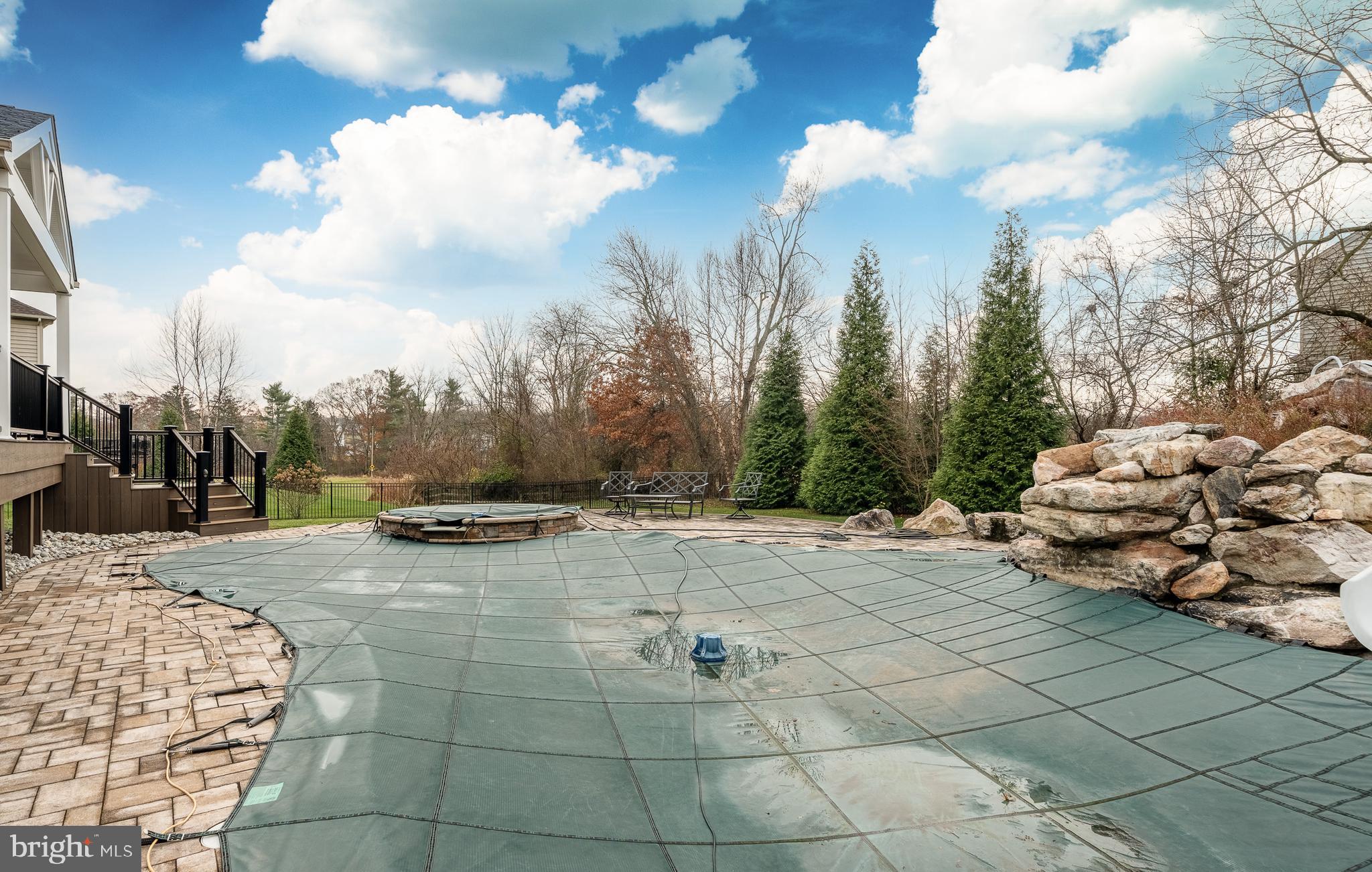 WARRINGTON MEADOWS - Residential