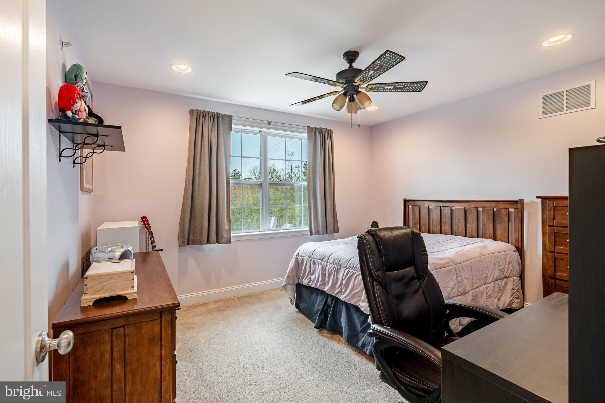 WARRINGTON MEADOWS - Residential