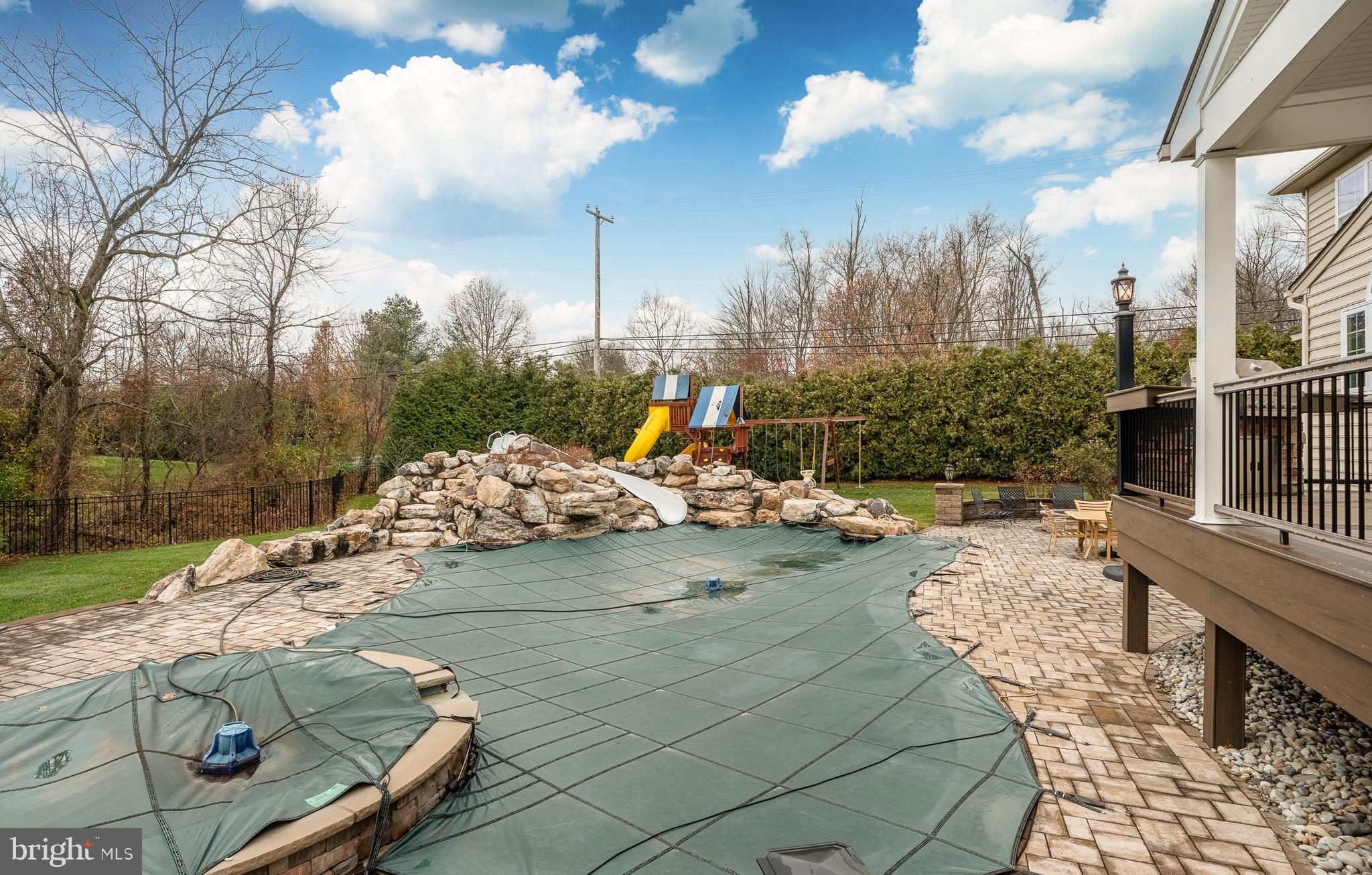 WARRINGTON MEADOWS - Residential