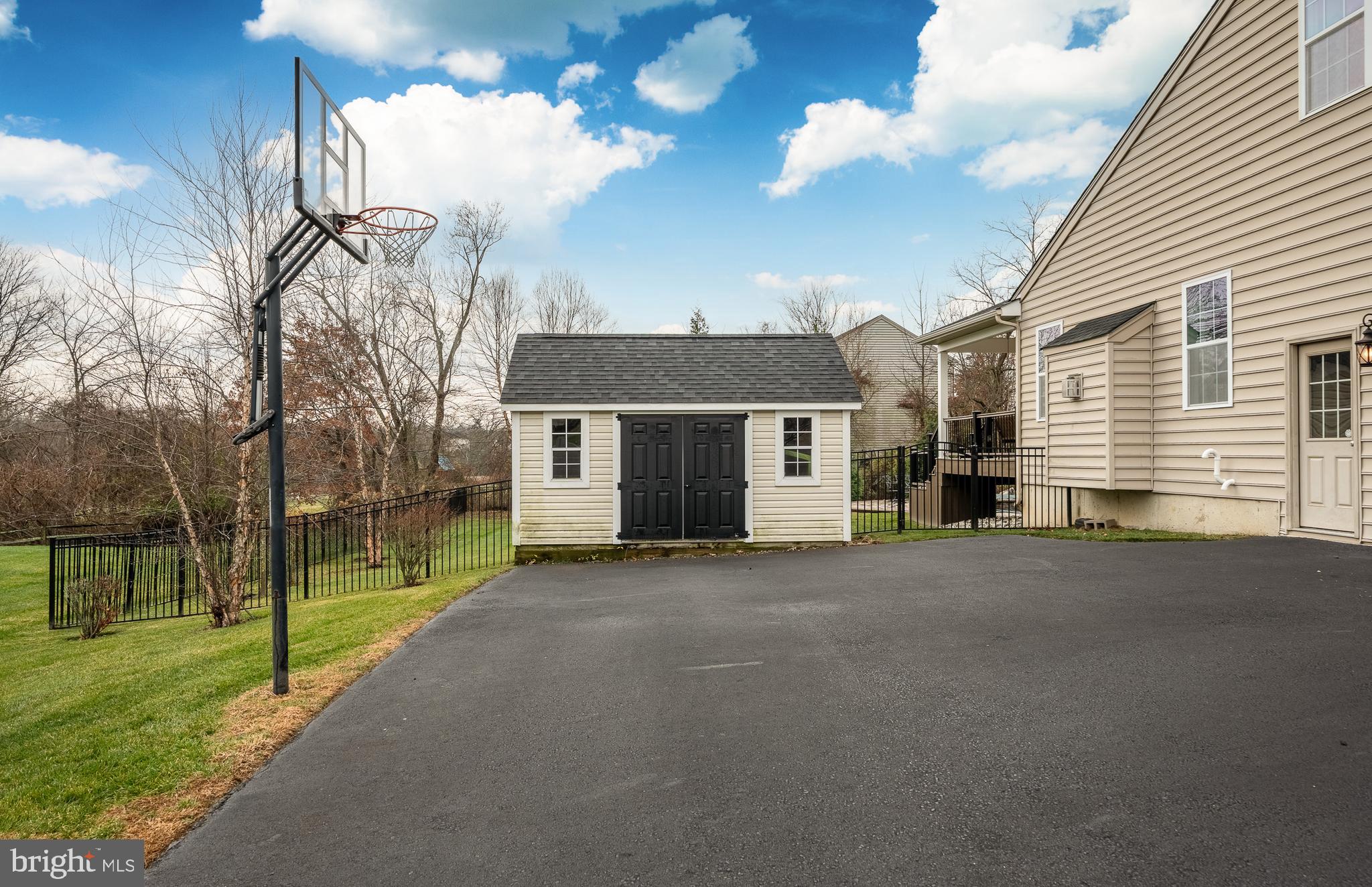 WARRINGTON MEADOWS - Residential