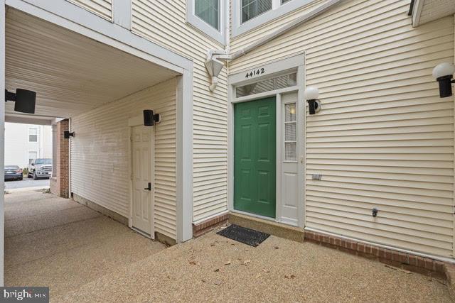 ASHBURN VILLAGE - Residential Lease