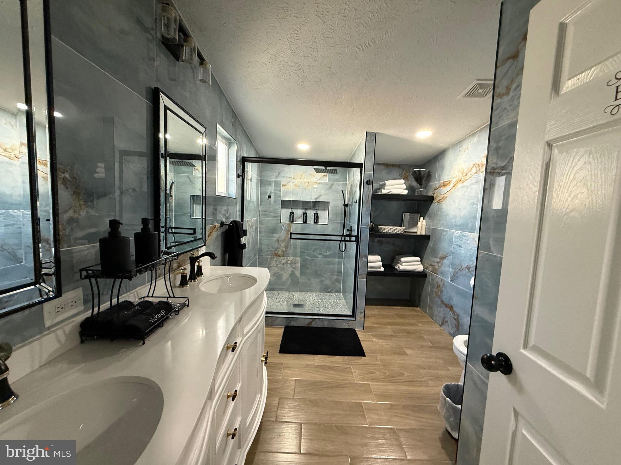 GRAYSON VILLAGE - Residential