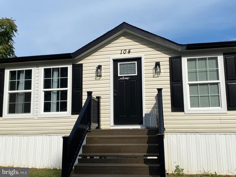 104 PRINCE CHARLES LANE DUMFRIES VA 22026