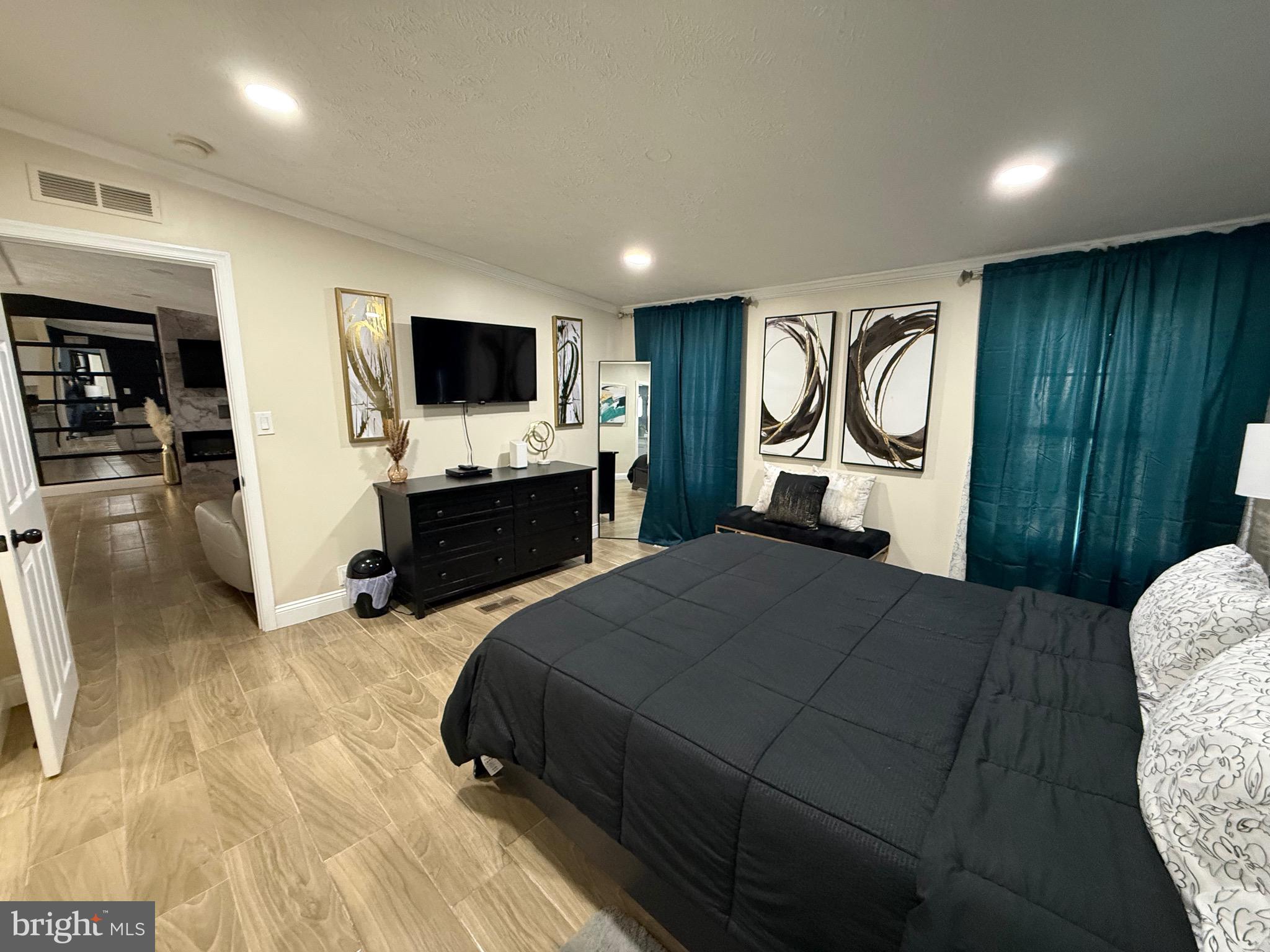 GRAYSON VILLAGE - Residential