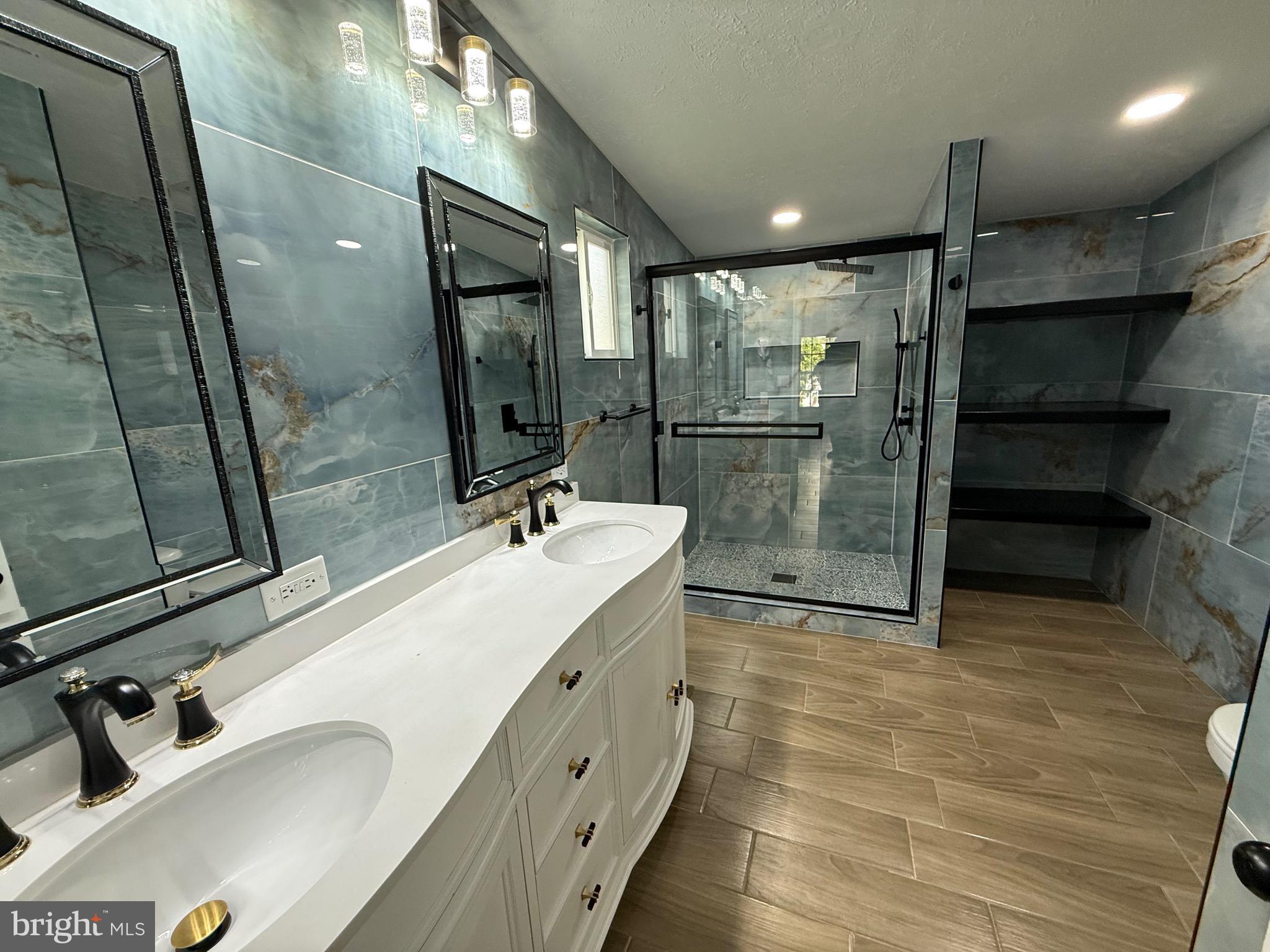 GRAYSON VILLAGE - Residential