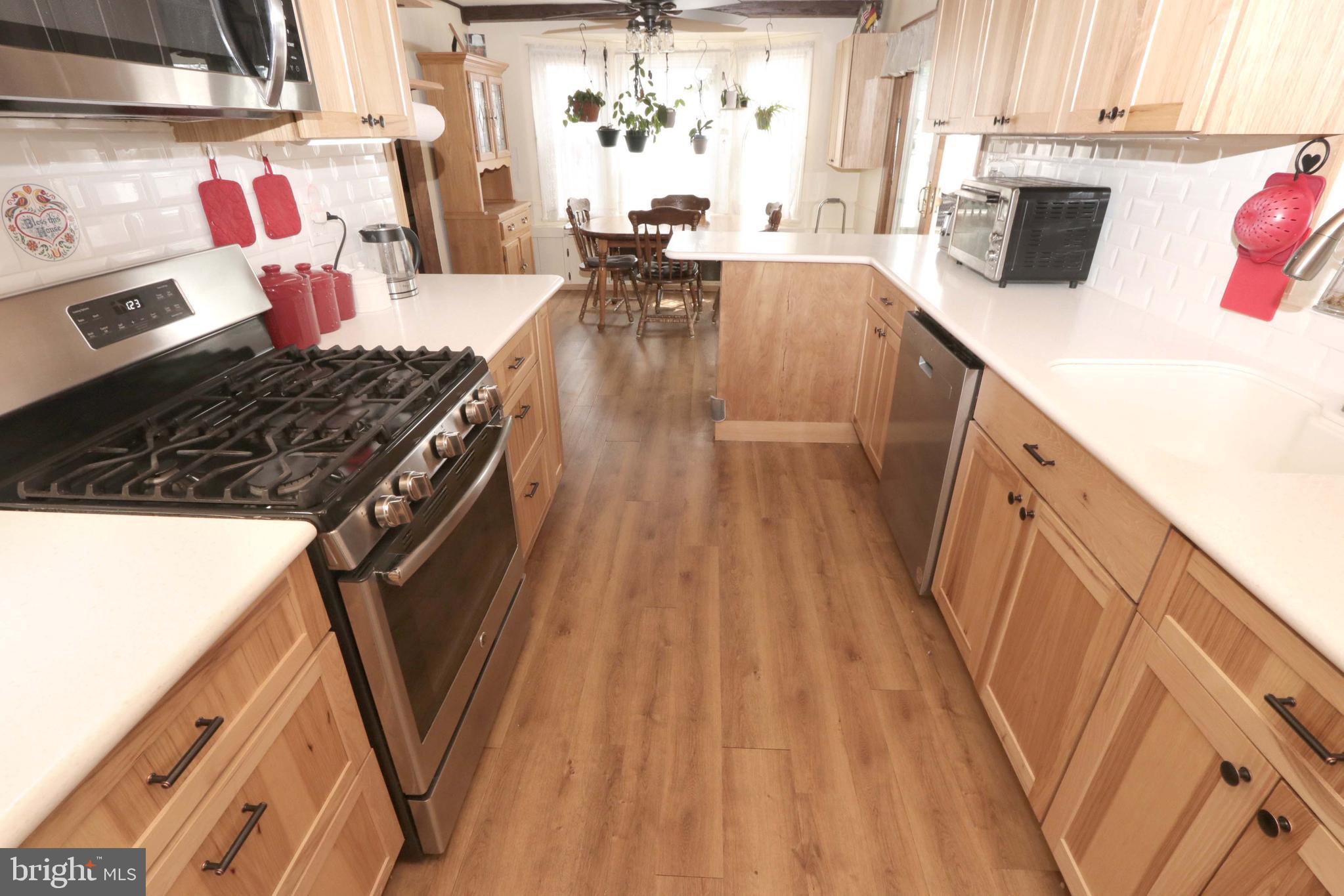 FEASTERVILLE - Residential