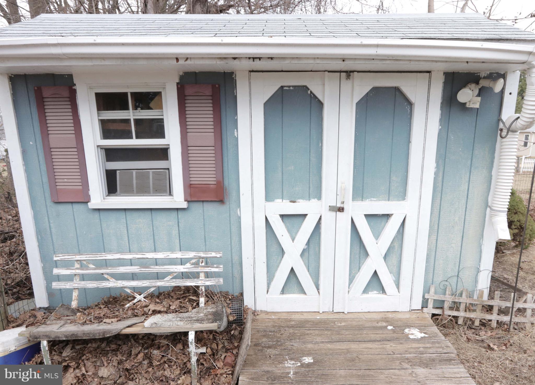 FEASTERVILLE - Residential