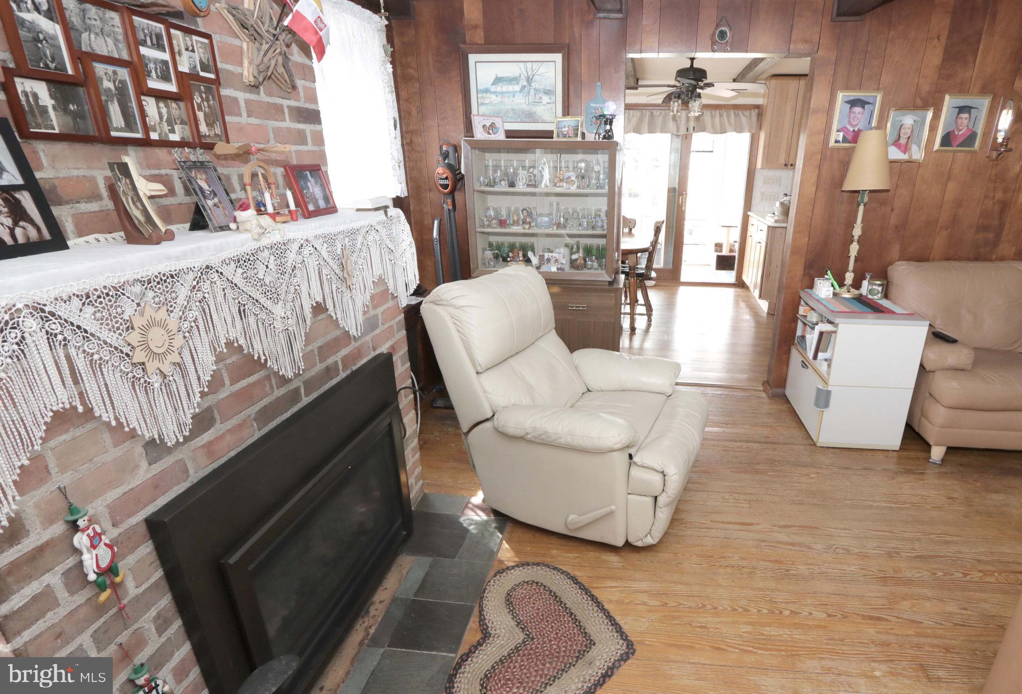 FEASTERVILLE - Residential