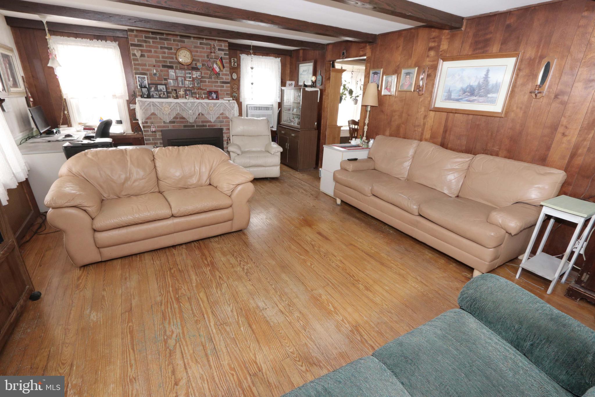 FEASTERVILLE - Residential