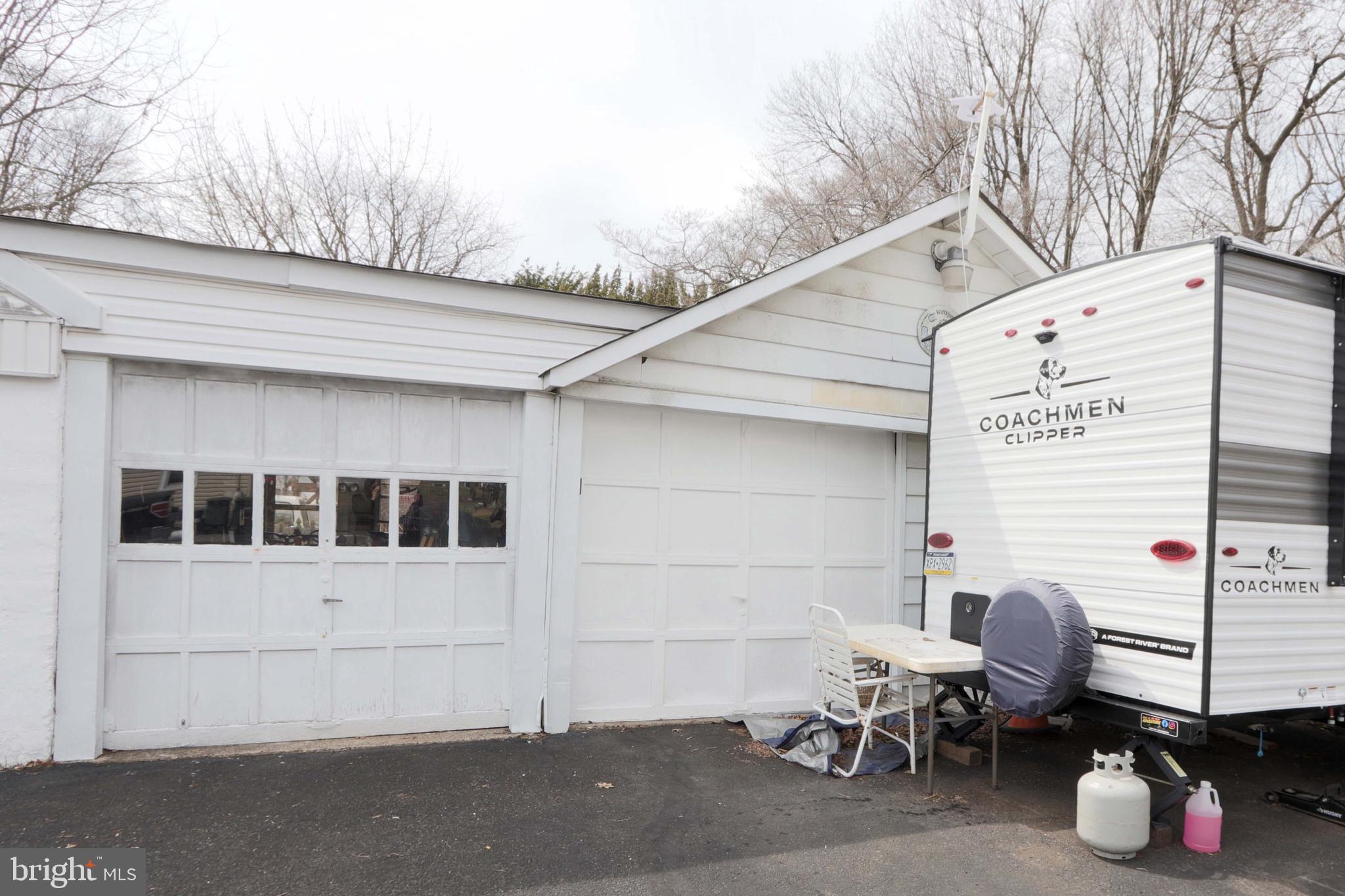 FEASTERVILLE - Residential