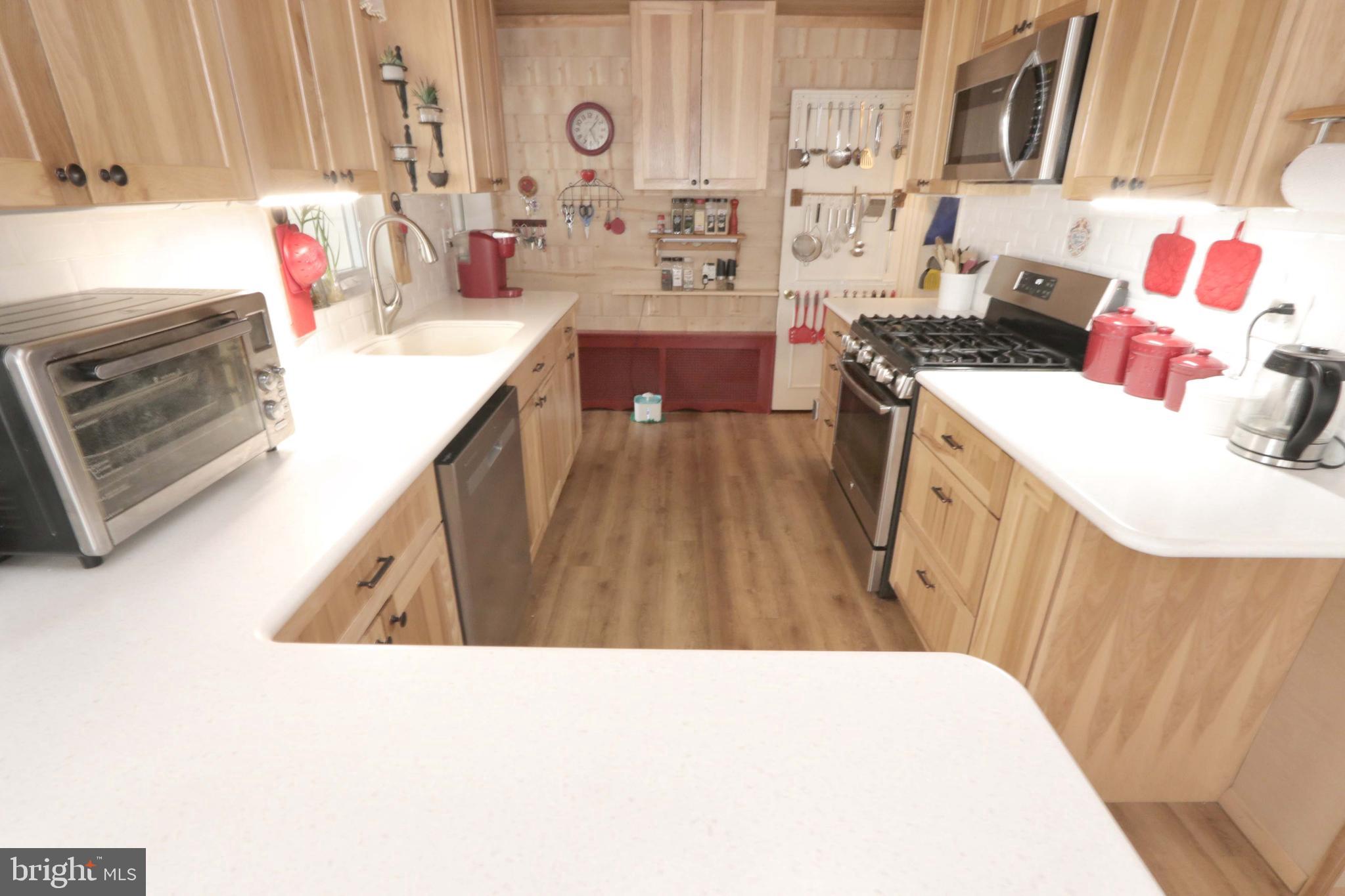 FEASTERVILLE - Residential