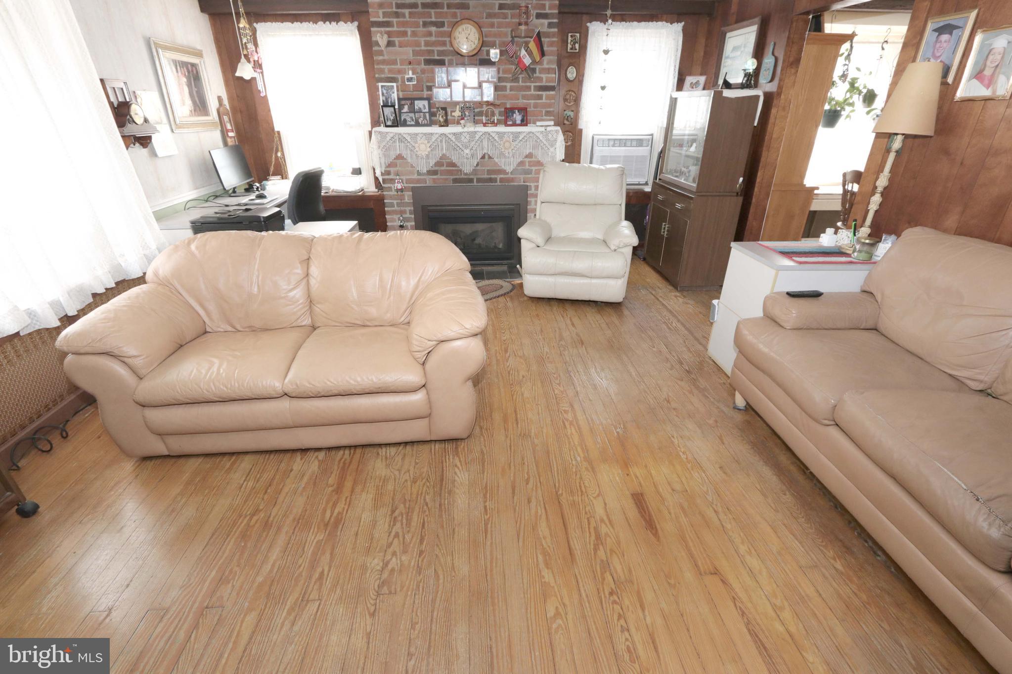 FEASTERVILLE - Residential