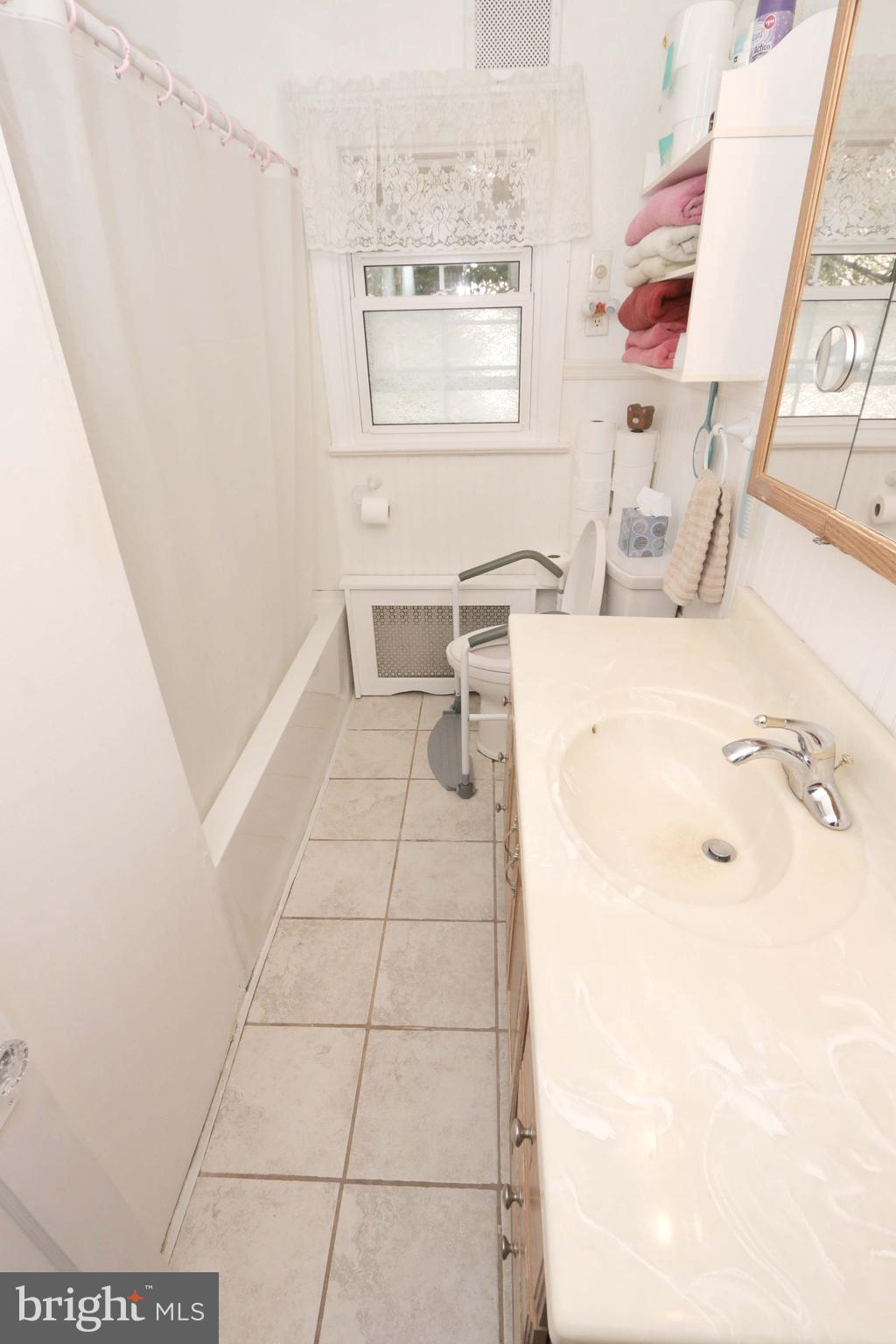 FEASTERVILLE - Residential