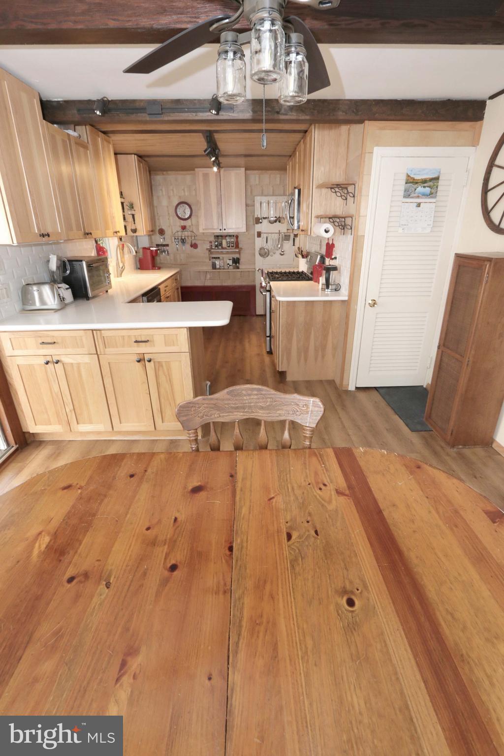 FEASTERVILLE - Residential