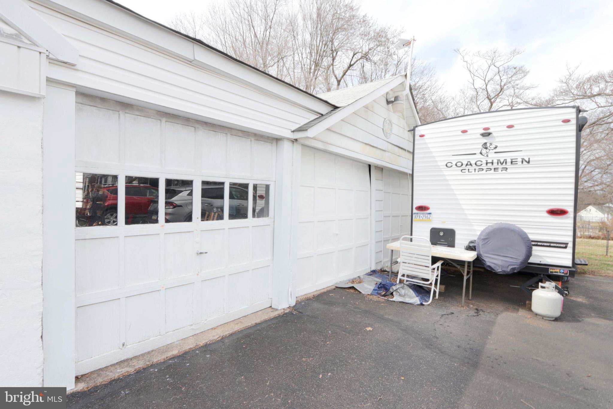 FEASTERVILLE - Residential