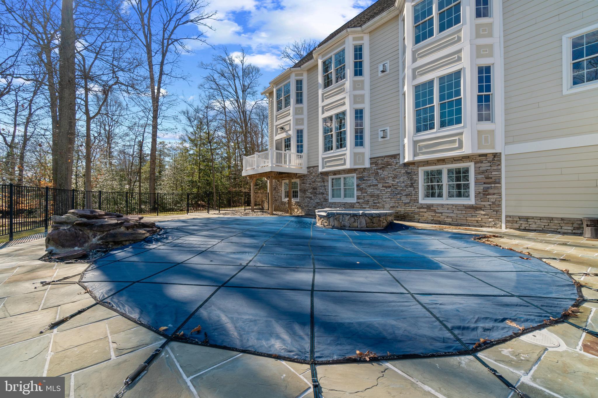 EDGEWATER - Residential