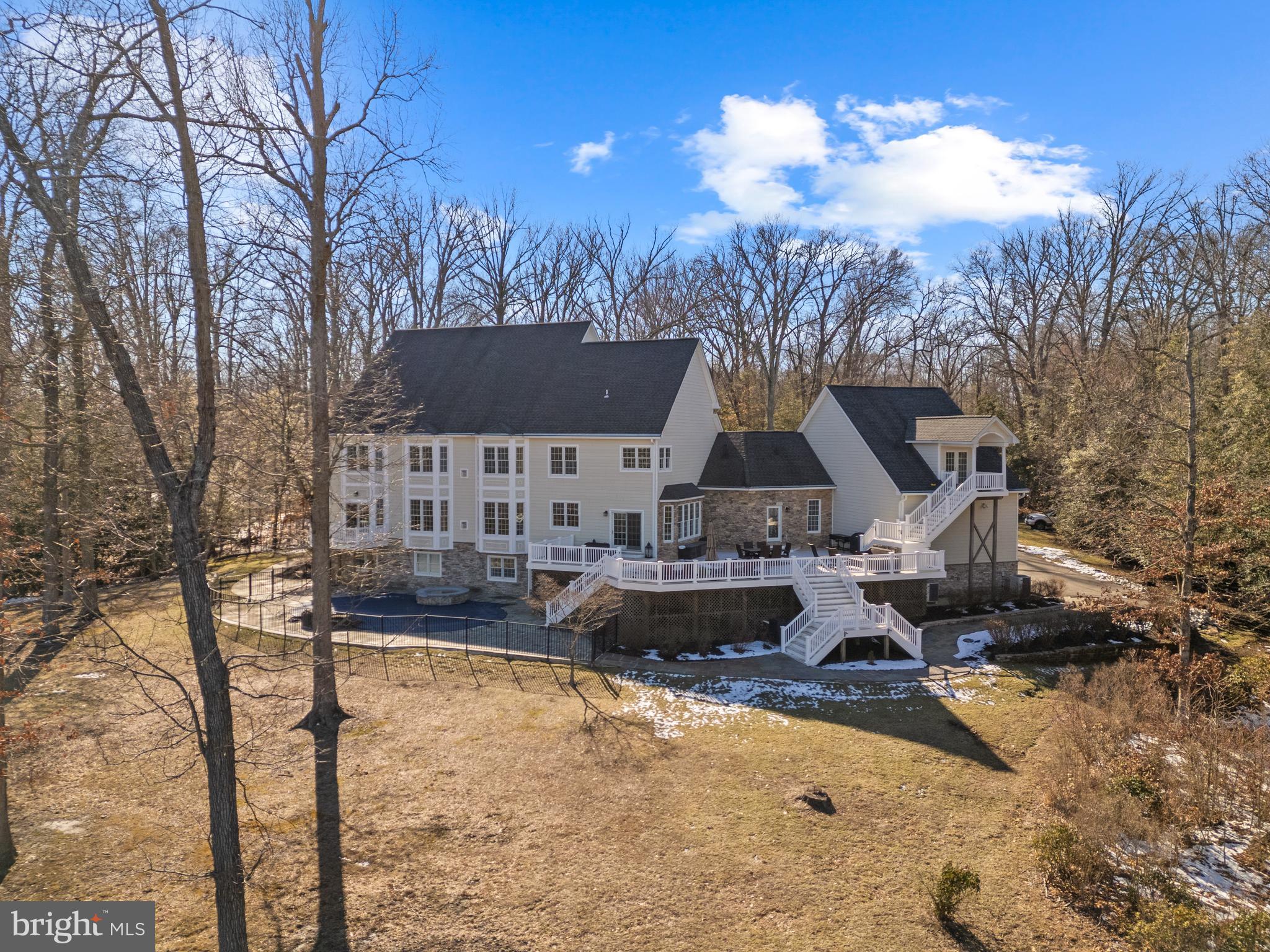 EDGEWATER - Residential