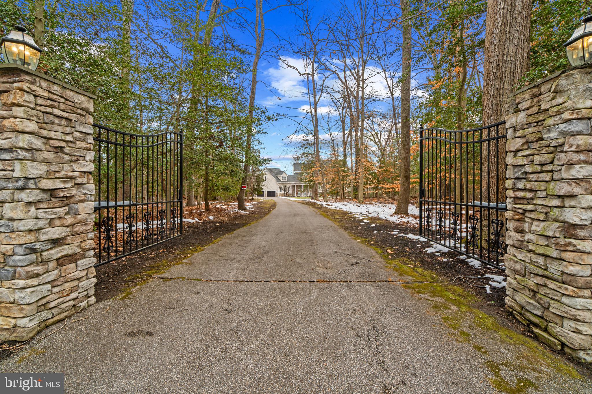 EDGEWATER - Residential