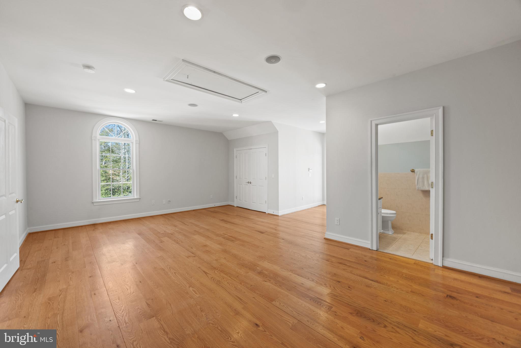 EDGEWATER - Residential