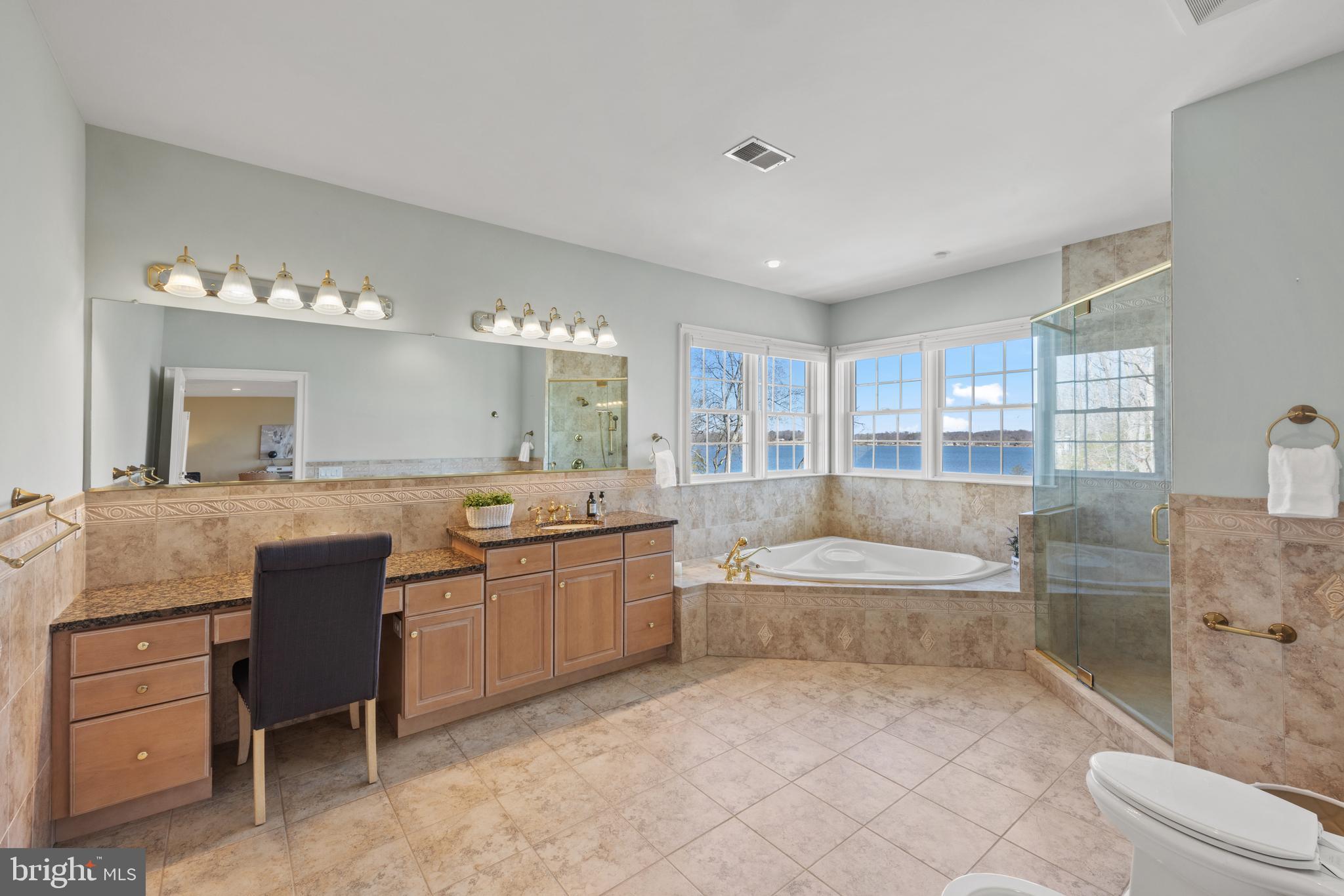 EDGEWATER - Residential