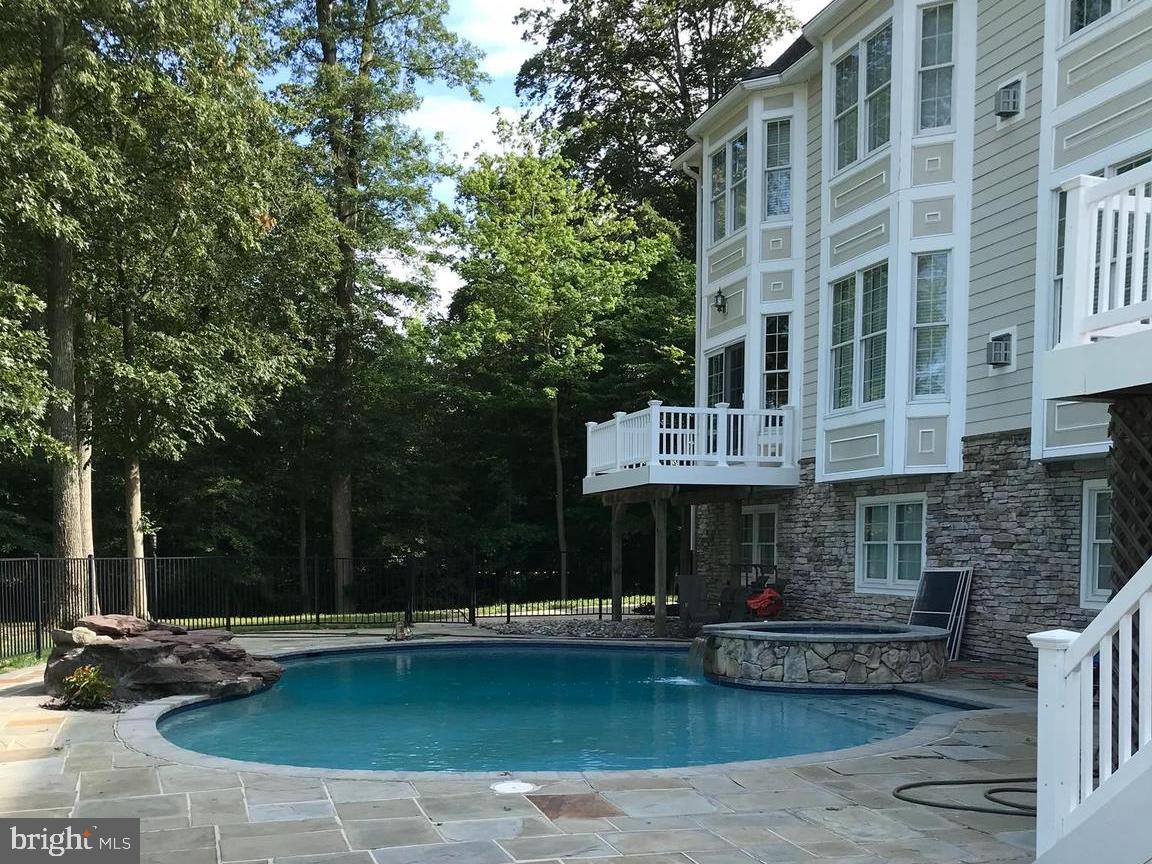 EDGEWATER - Residential