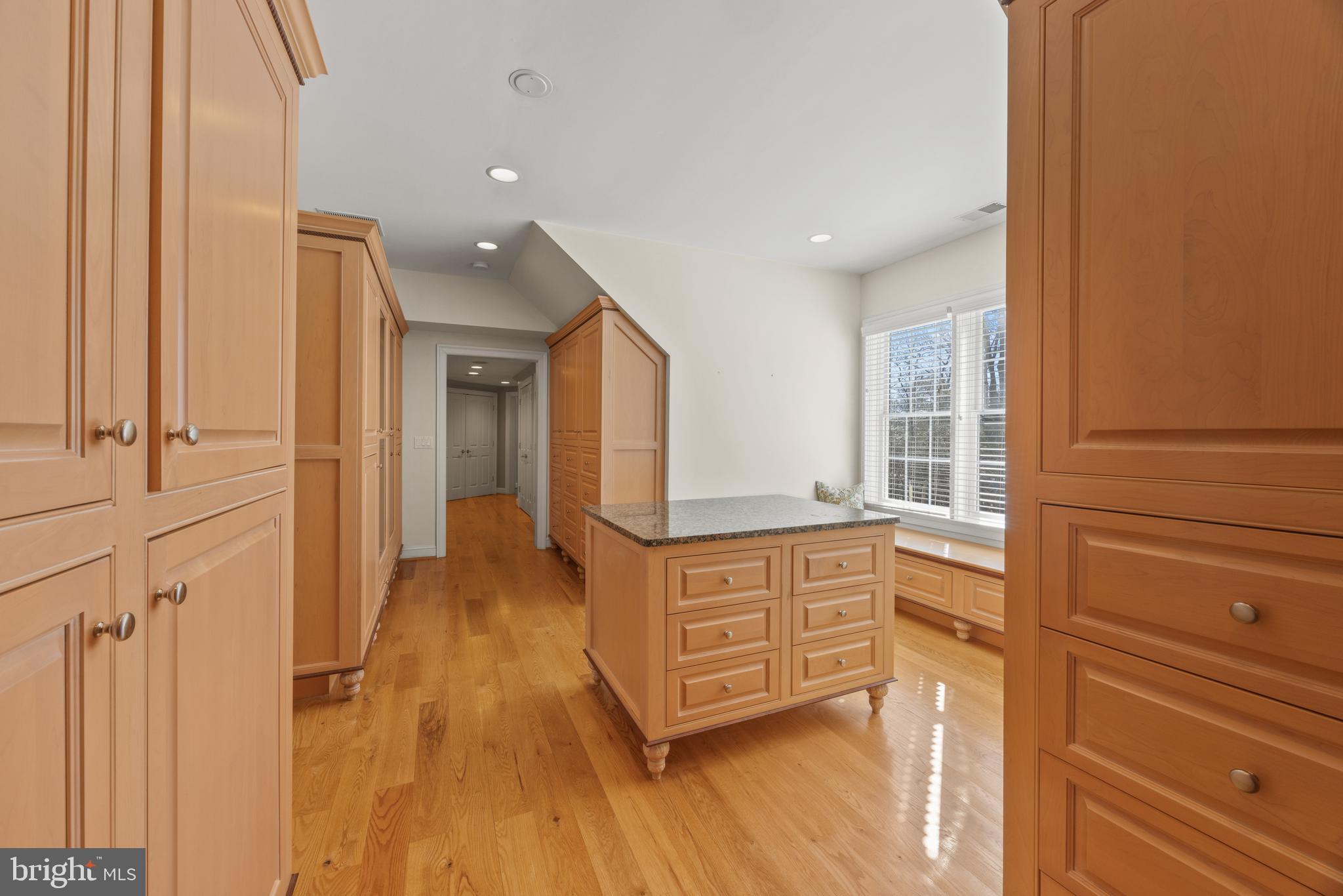 EDGEWATER - Residential